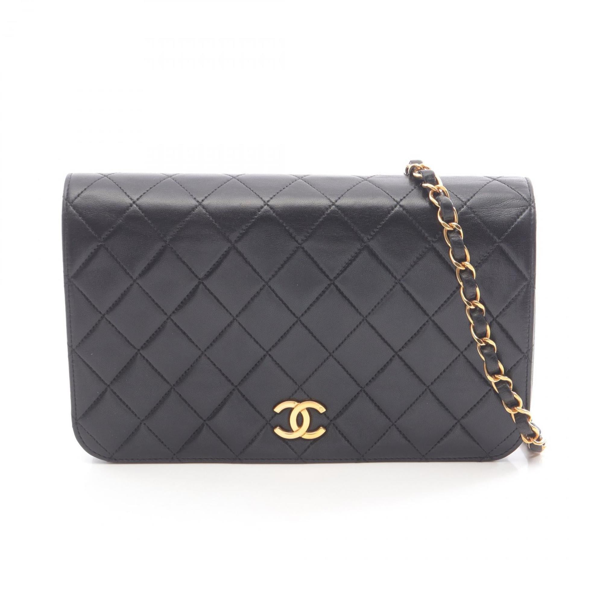 Chanel Black Leather Shoulder Bag (Pre-Owned)