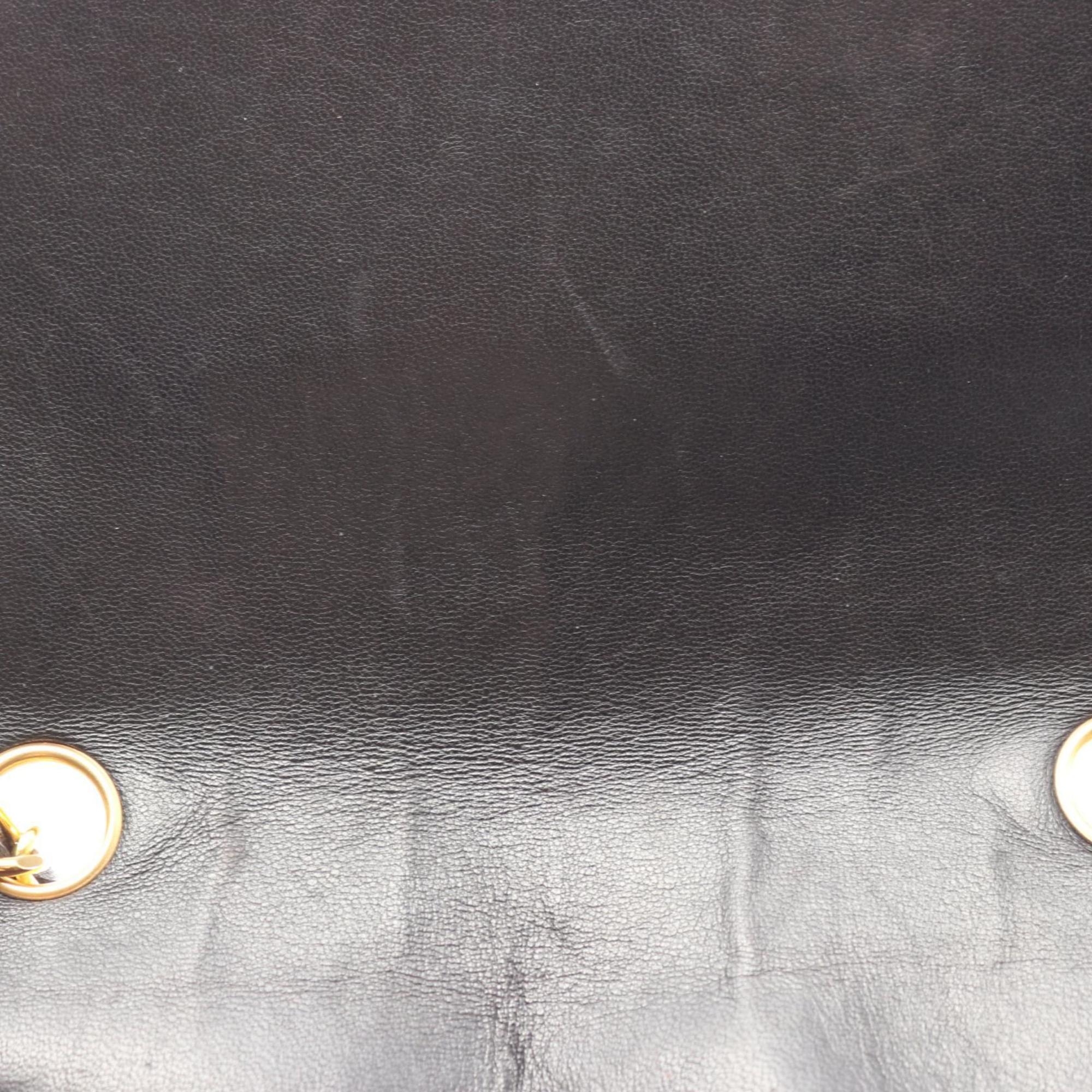 Chanel Black Leather Shoulder Bag (Pre-Owned)