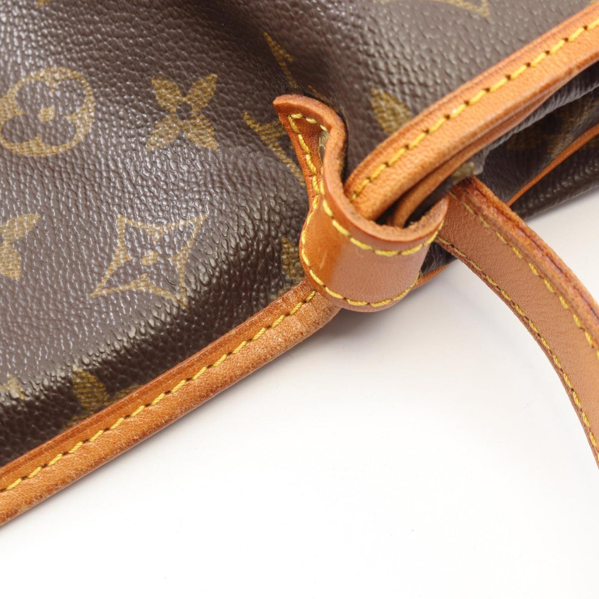 Louis Vuitton Brown Coated Canvas Leather Handbag Shoulder Bag (Pre-Owned)