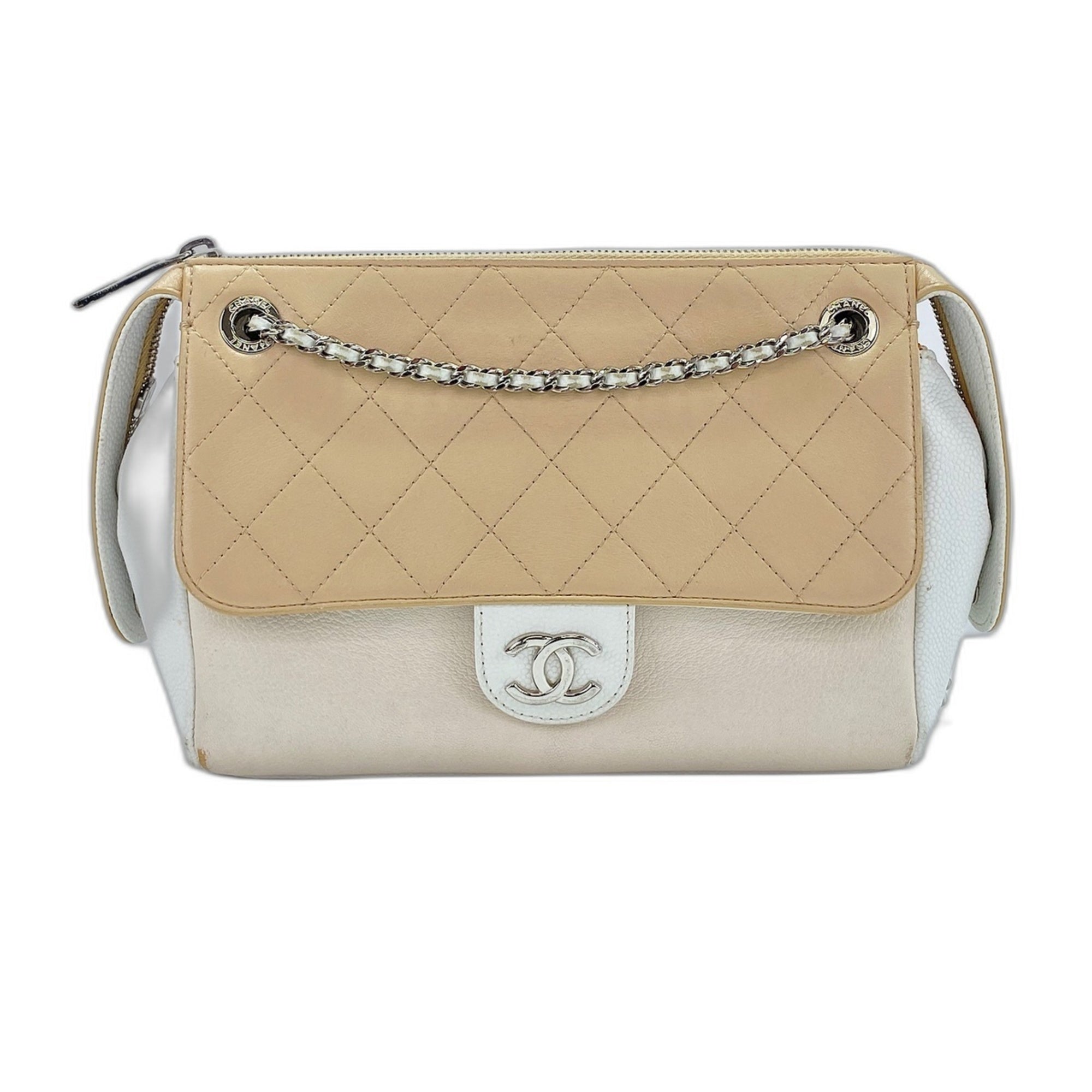 Chanel White Shoulder Bag (Pre-Owned)