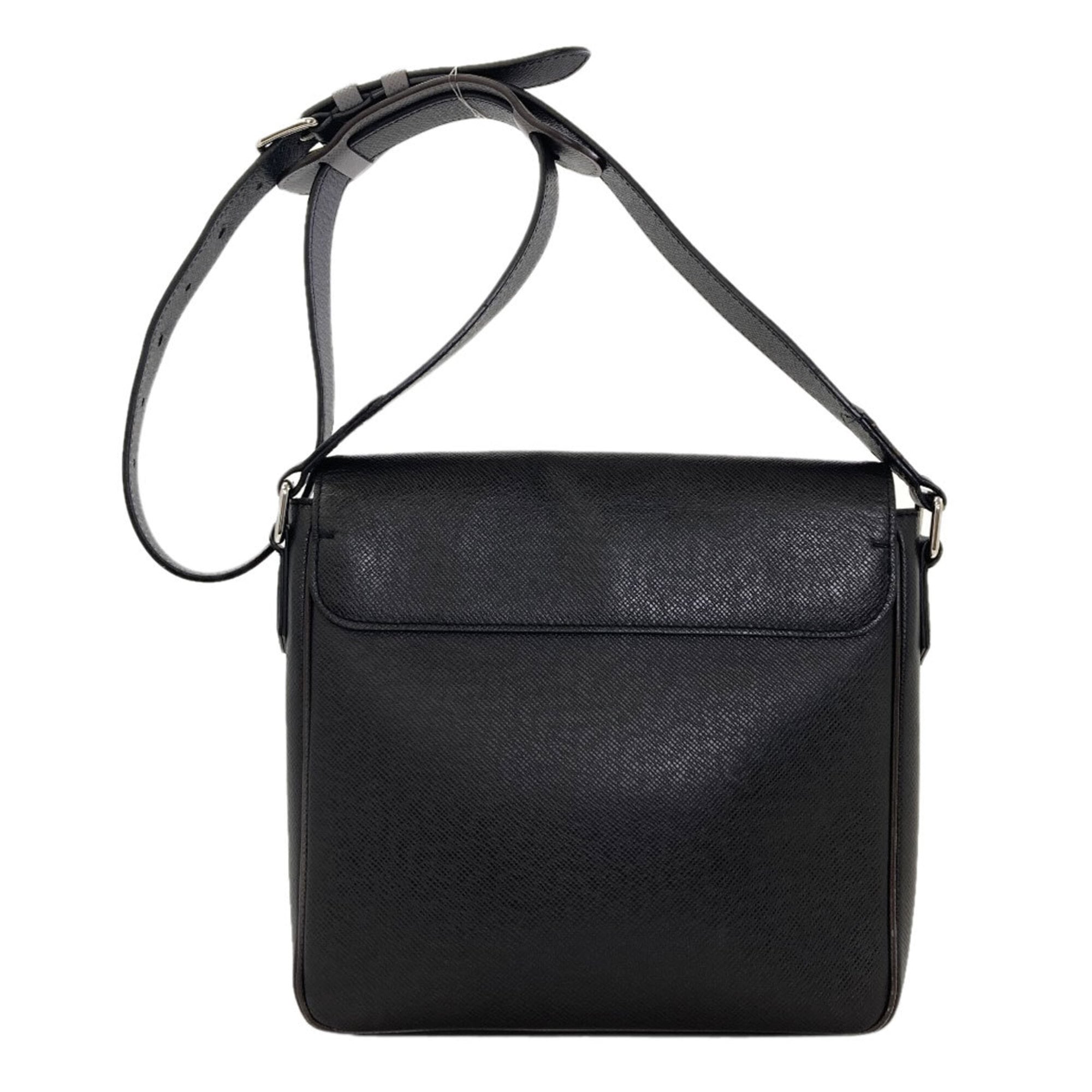 Louis Vuitton Taiga Black Taiga Leather Shoulder Bag (Pre-Owned)