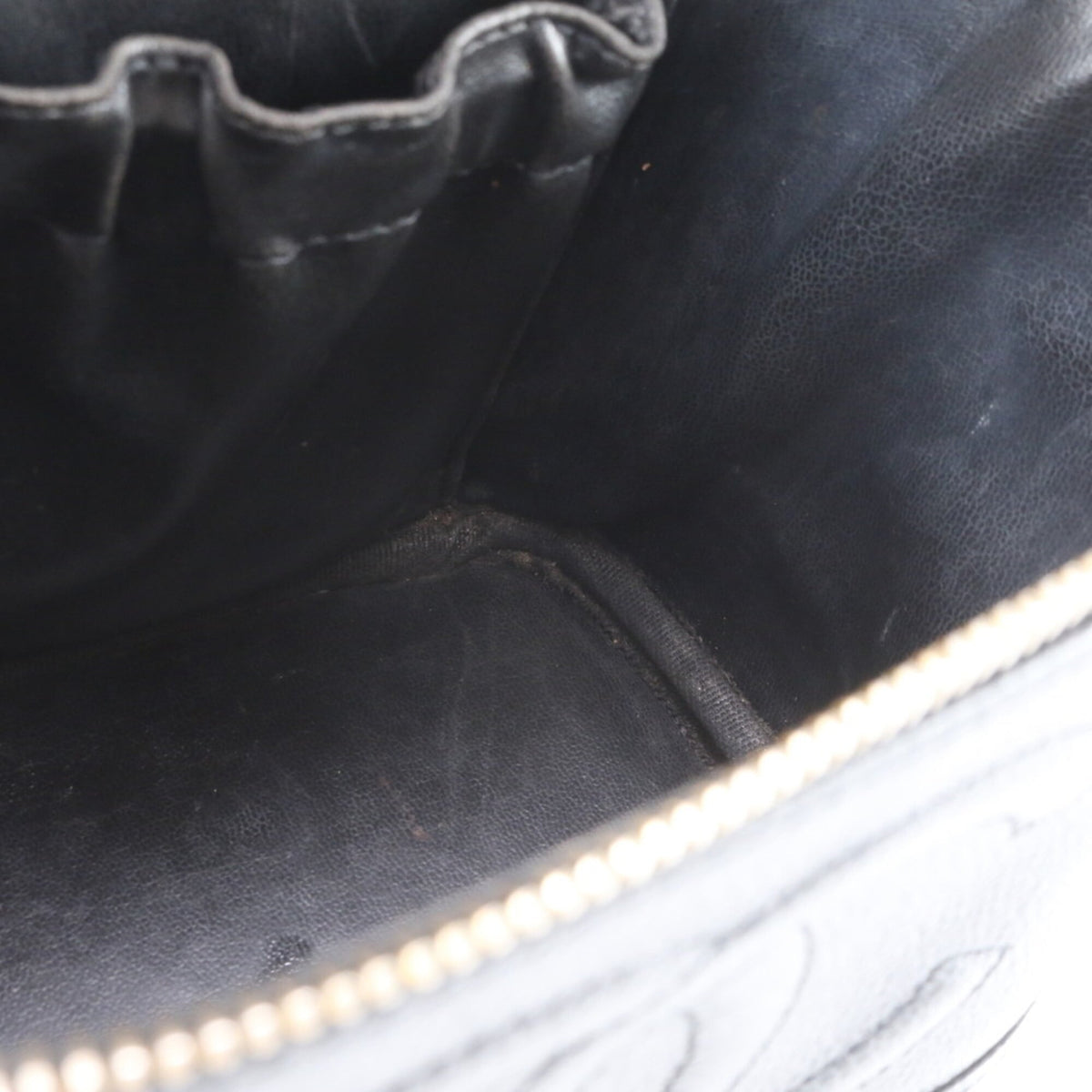 Chanel Black Leather Handbag Pouch (Pre-Owned)