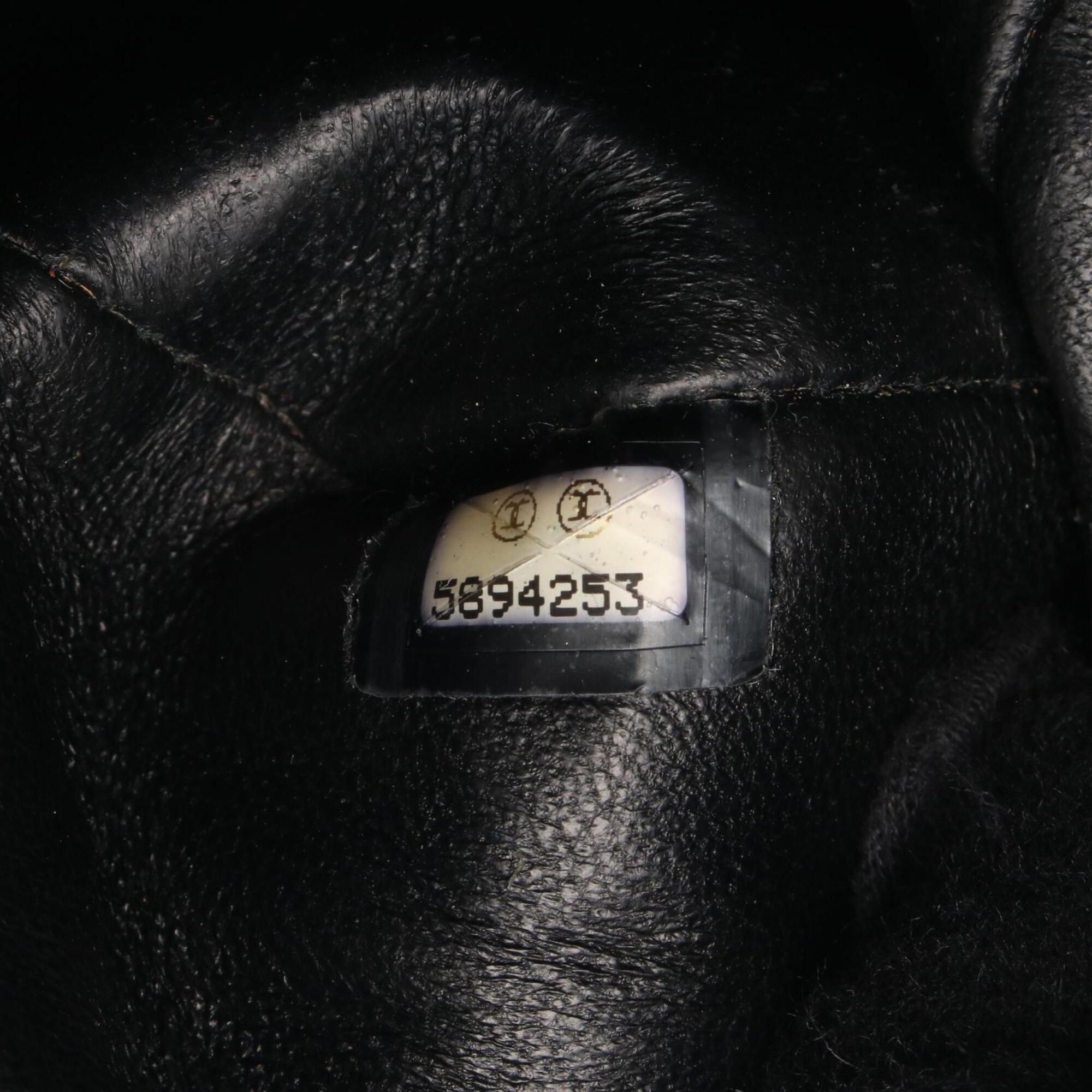 Chanel Black Grained Calfskin Handbag Tote Bag (Pre-Owned)