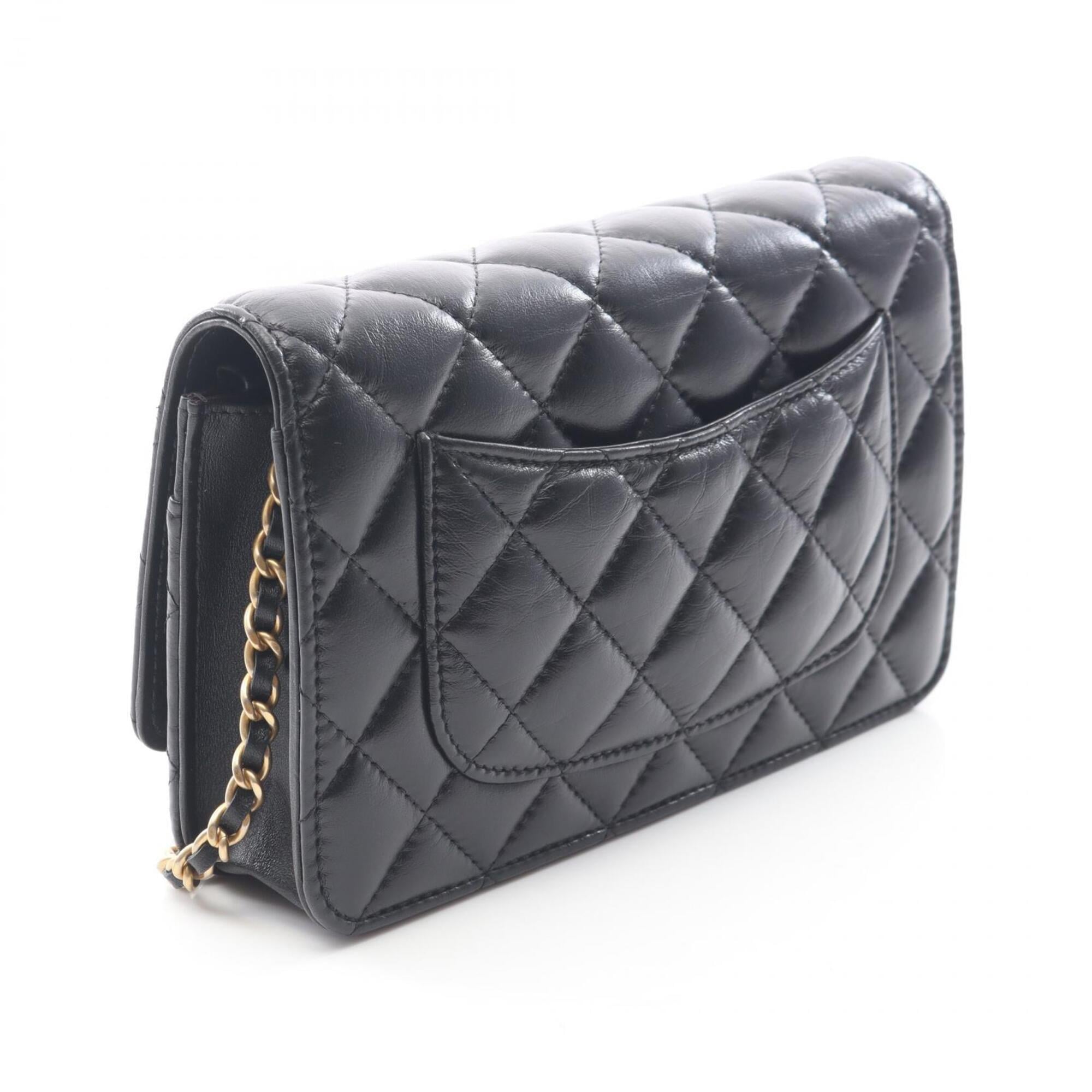 Chanel Matelasse Black Leather Handbag Shoulder Bag (Pre-Owned)