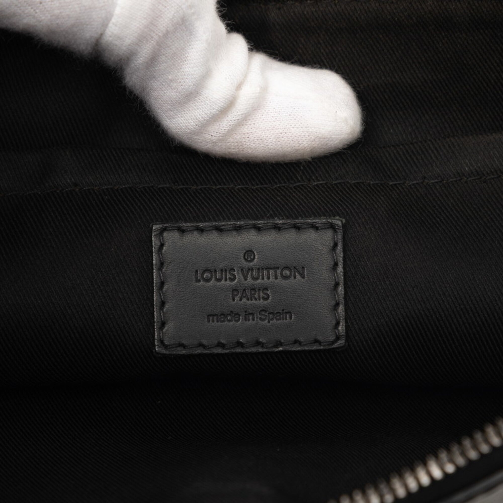 Louis Vuitton Black Noir Leather Clutch Bag (Pre-Owned)
