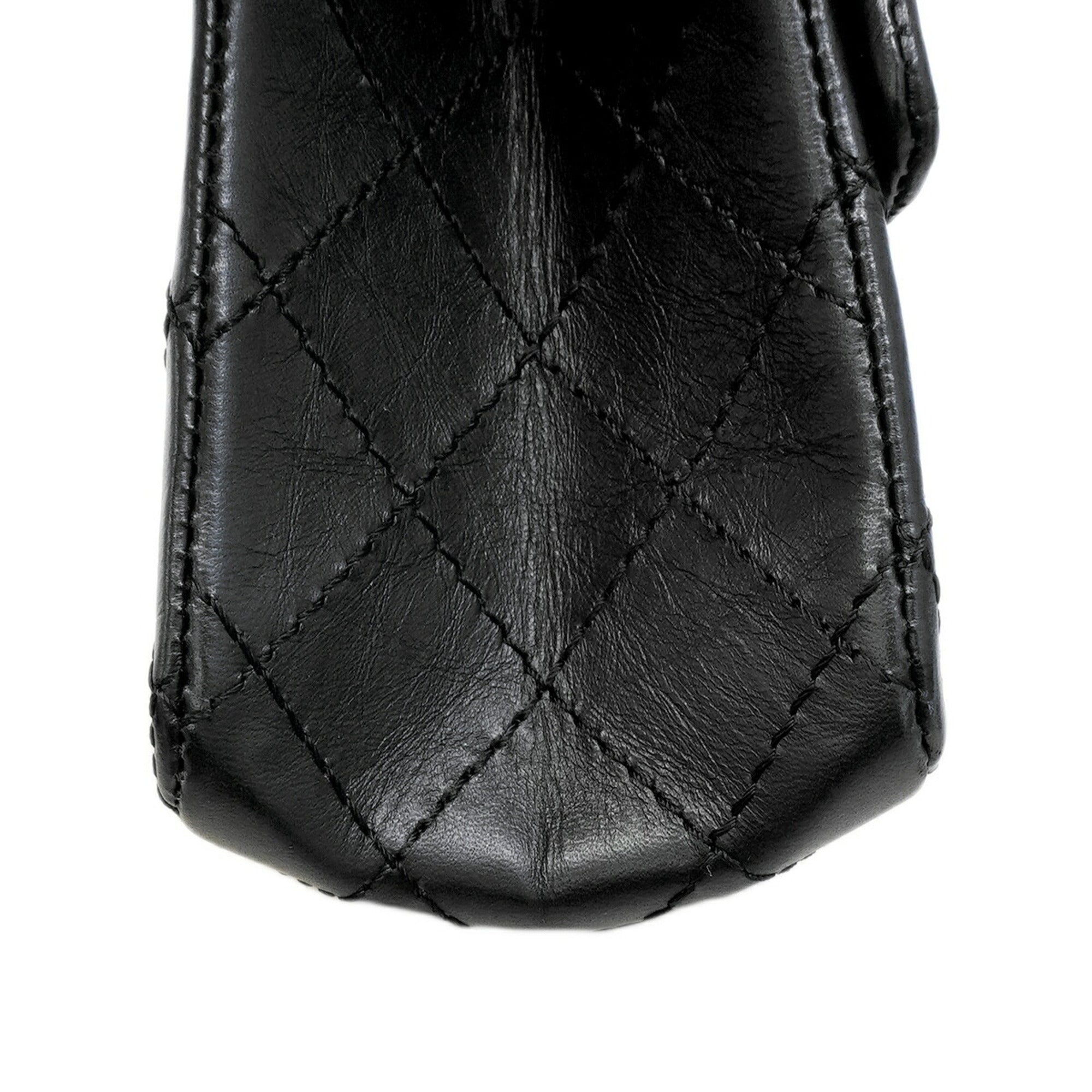 Chanel Black Leather Shoulder Bag (Pre-Owned)