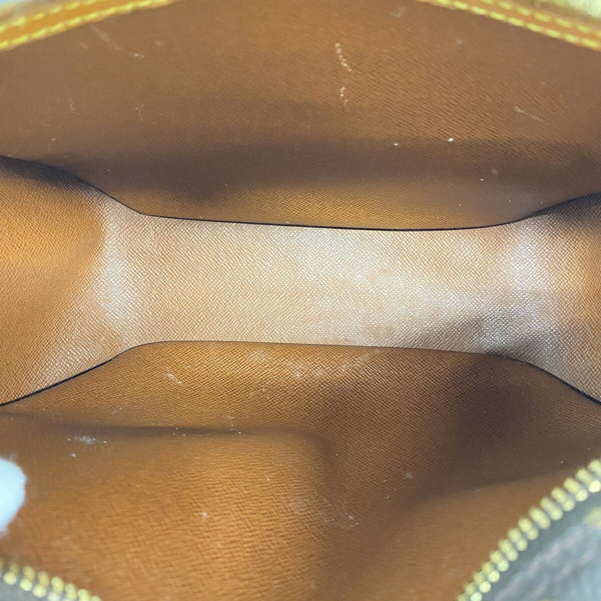 Louis Vuitton Brown Shoulder Bag (Pre-Owned)