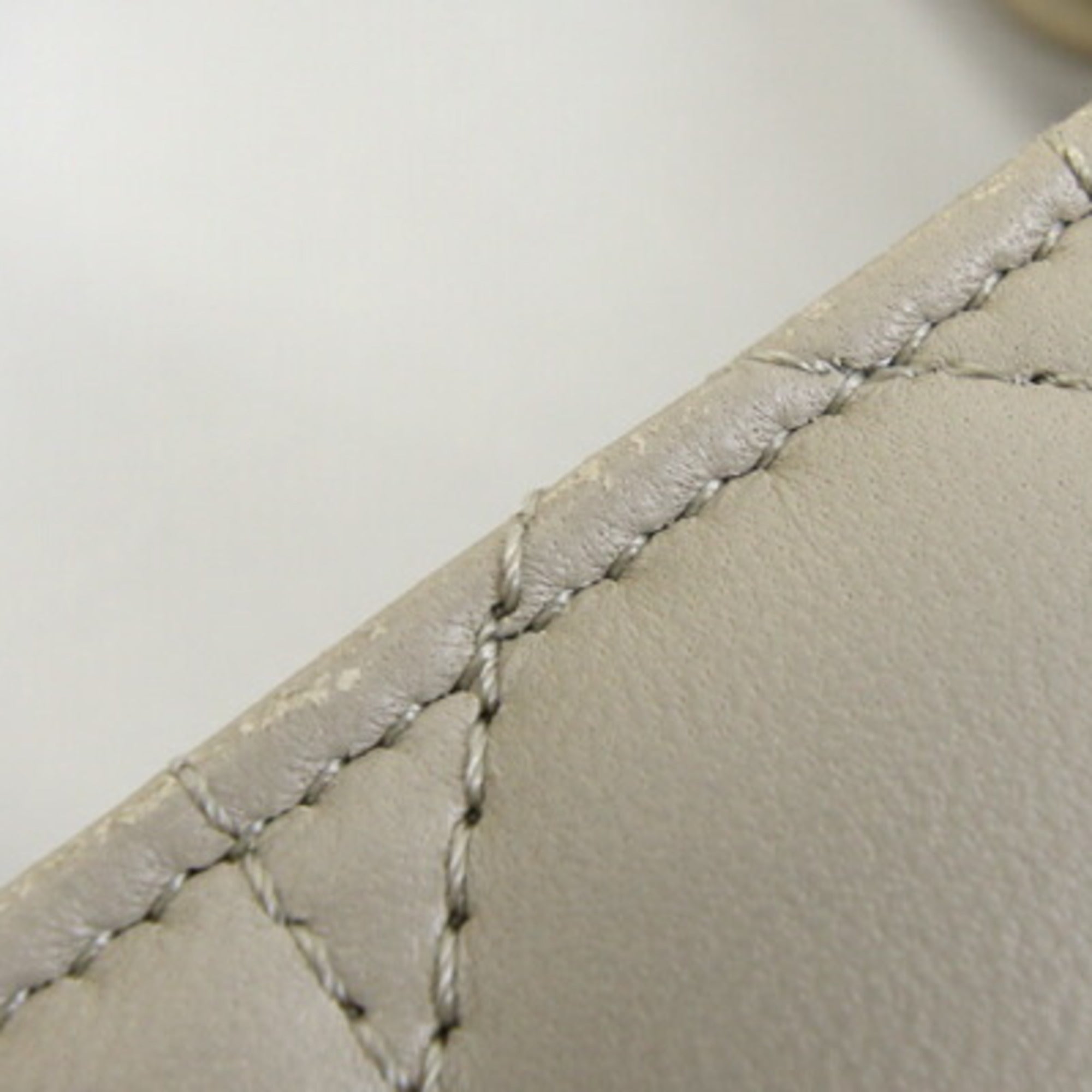 Christian Dior Beige Leather Handbag (Pre-Owned)