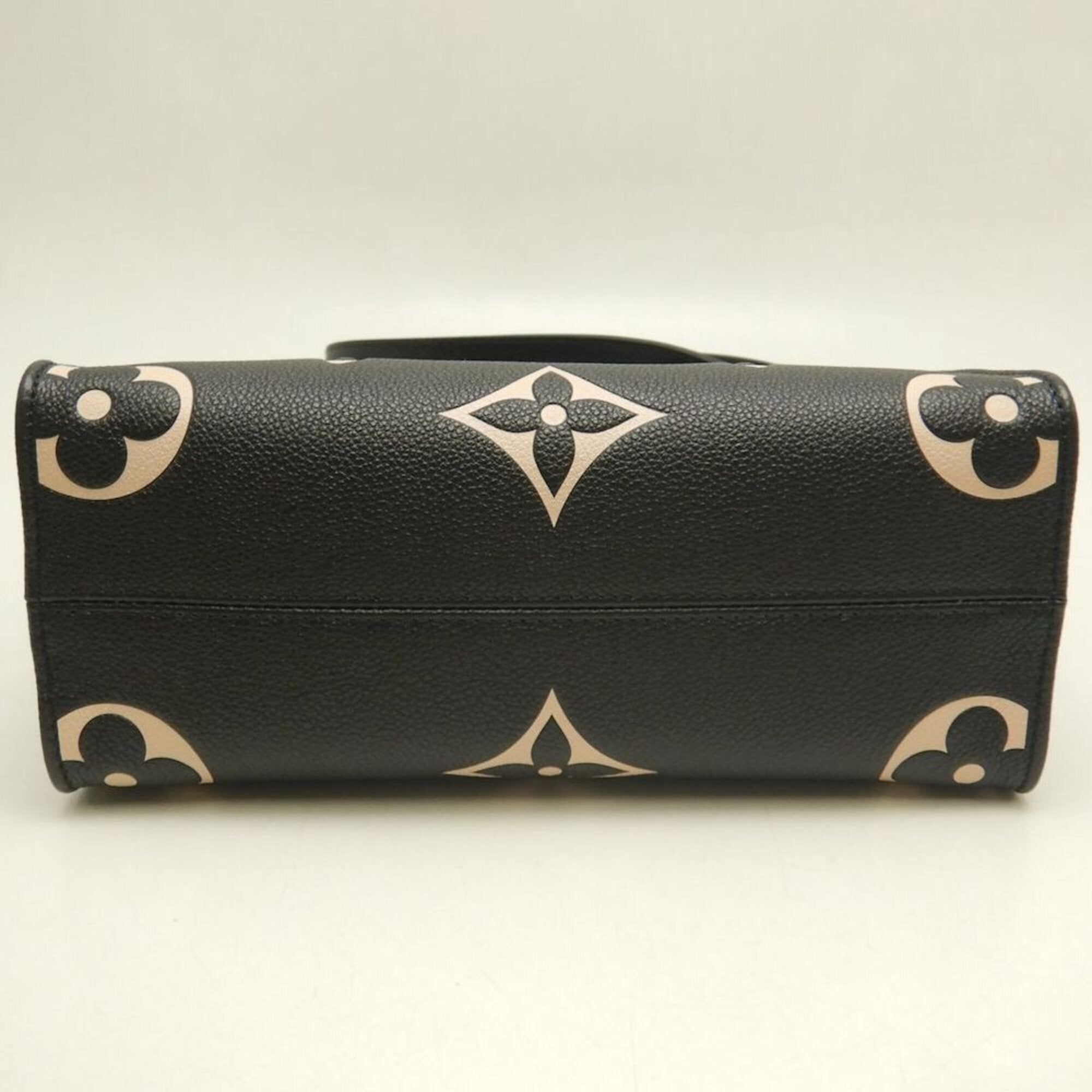 Louis Vuitton Beige Black Monogram Handbag (Pre-Owned)