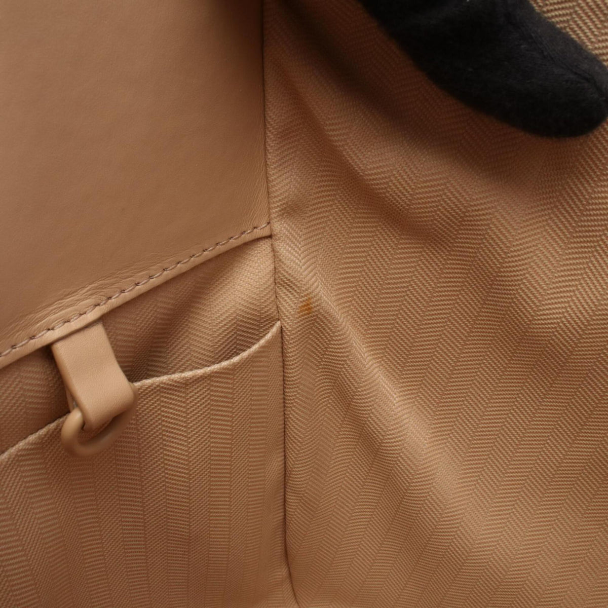Loewe Beige Leather Handbag (Pre-Owned)