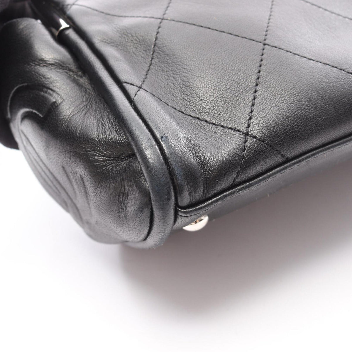 Chanel Black Leather Handbag (Pre-Owned)