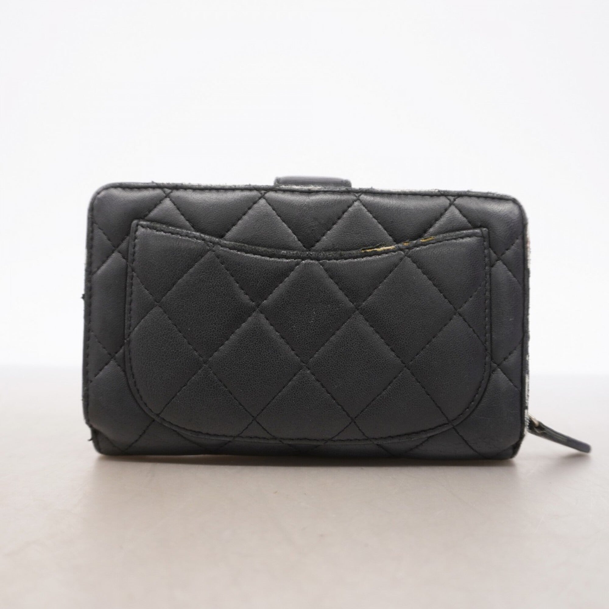 Chanel Black Leather Wallet (Bi-Fold) (Pre-Owned)
