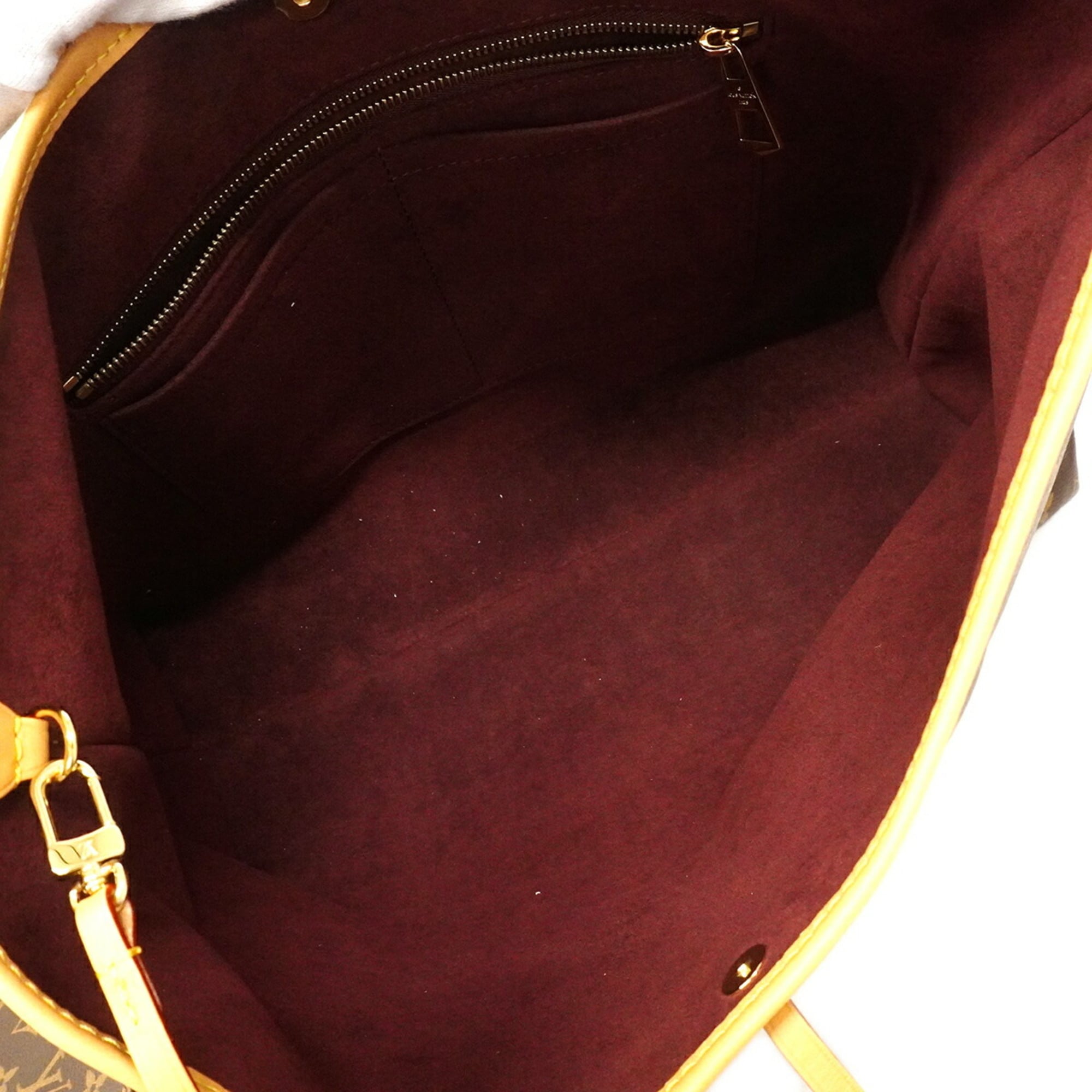 Louis Vuitton Brown Shoulder Bag (Pre-Owned)