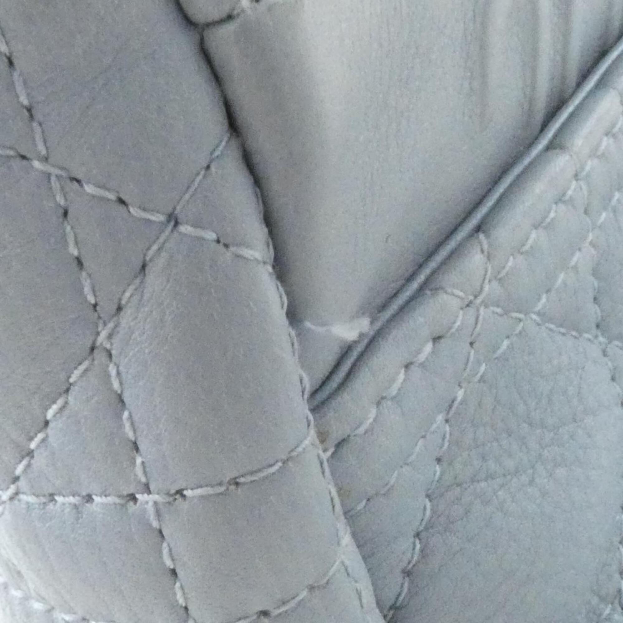 Christian Dior Gray Leather Shoulder Bag (Pre-Owned)