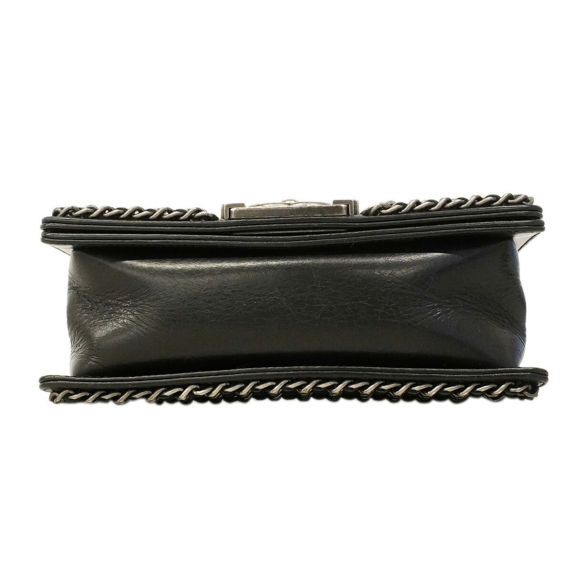 Chanel Black Leather Shoulder Bag (Pre-Owned)
