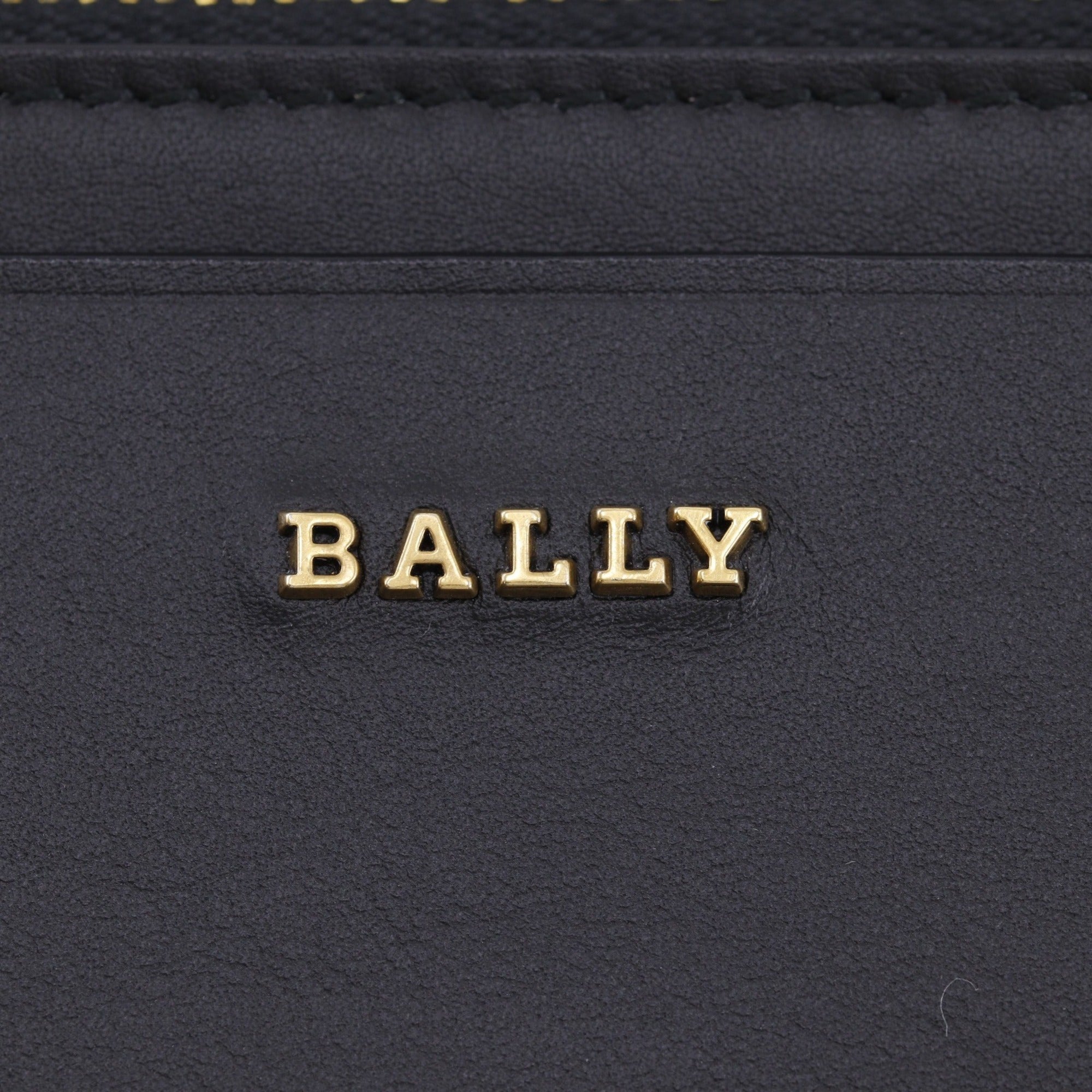 Bally Black Leather Shoulder Bag (Pre-Owned)
