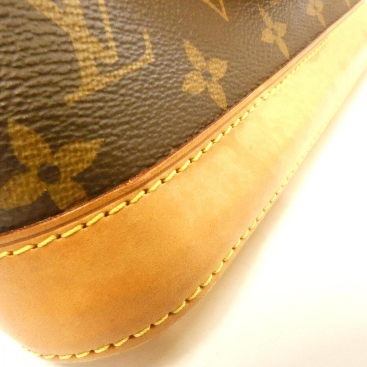 Louis Vuitton Brown Coated Canvas Handbag (Pre-Owned)
