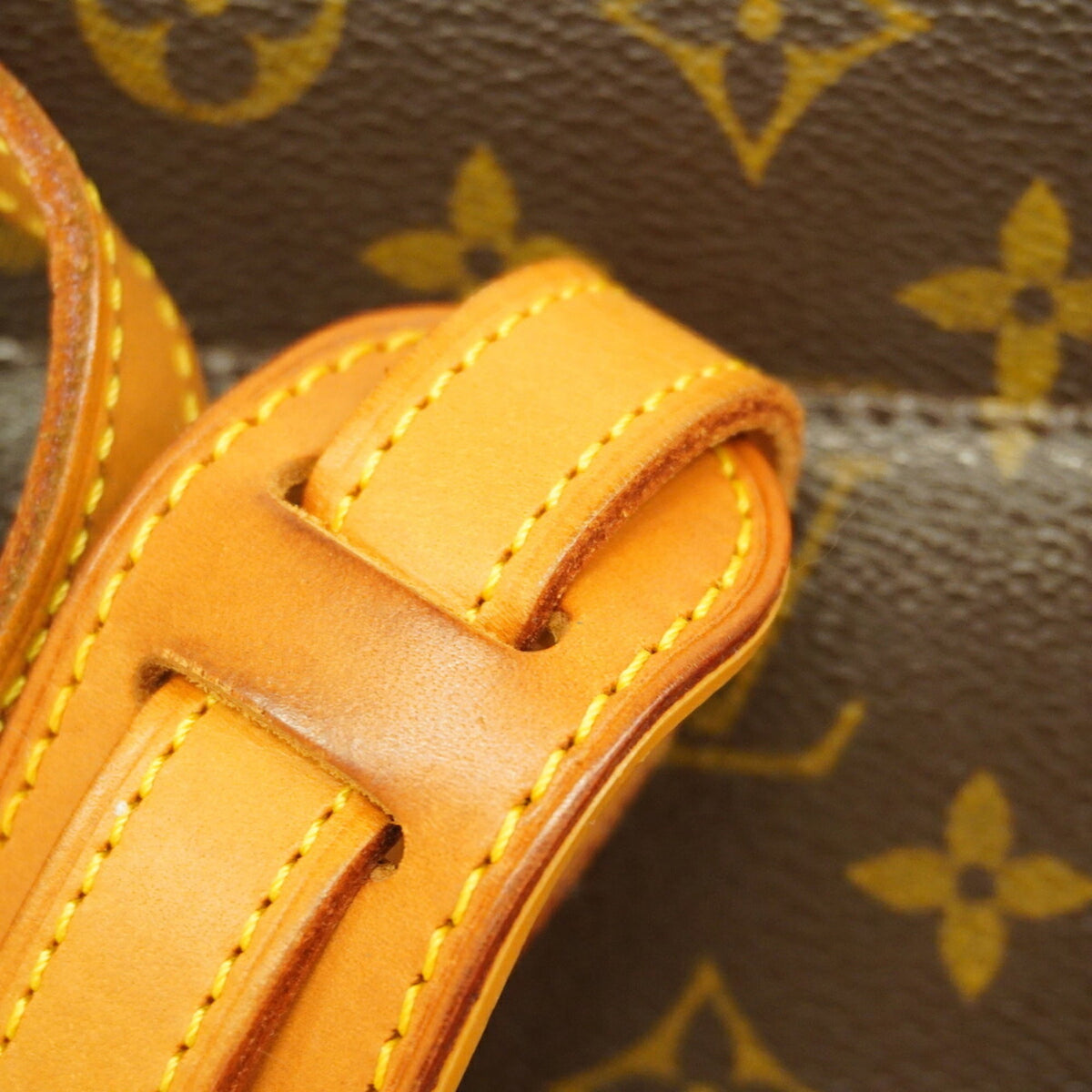 Louis Vuitton Brown Shoulder Bag (Pre-Owned)