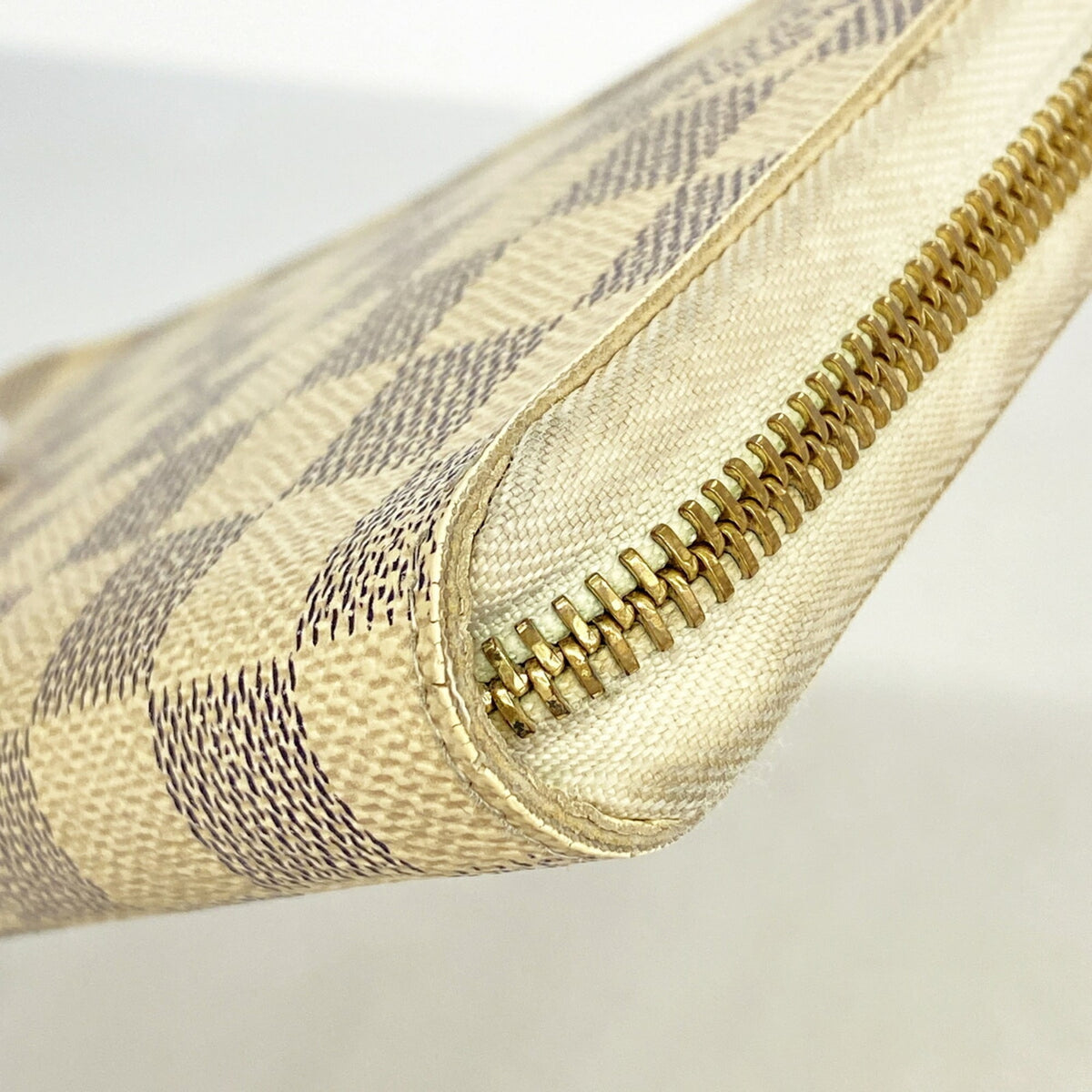 Louis Vuitton White Long Wallet (Bi-Fold) (Pre-Owned)