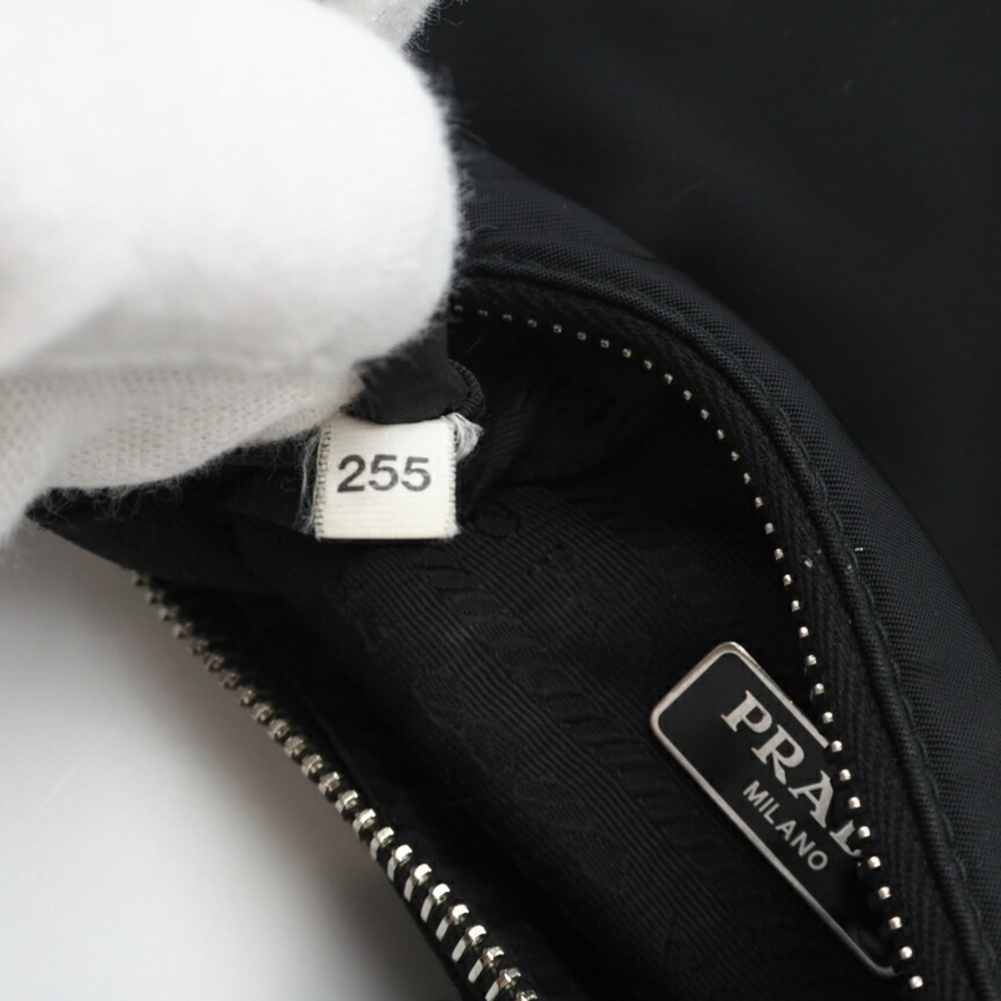Prada Black Leather Shoulder Bag (Pre-Owned)