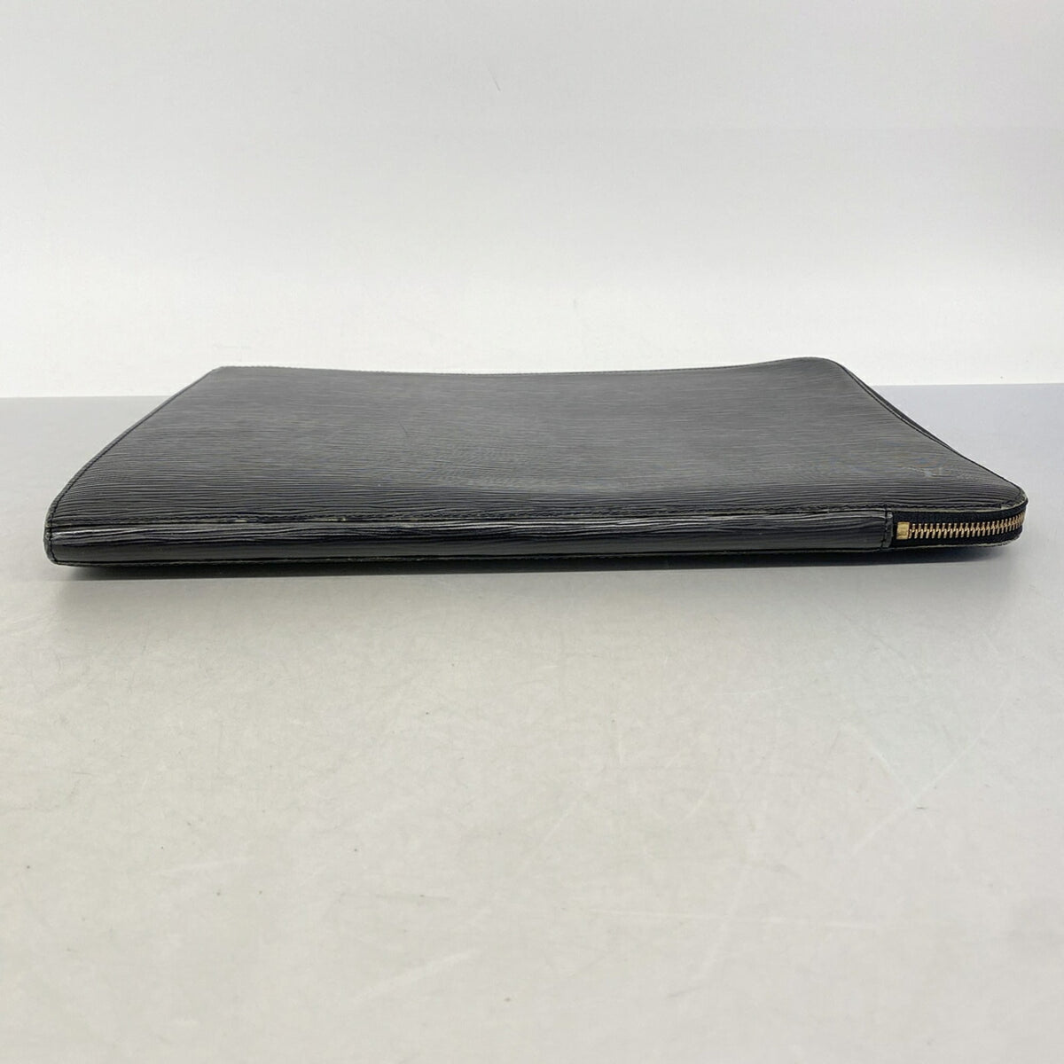 Louis Vuitton Noir Clutch Bag (Pre-Owned)