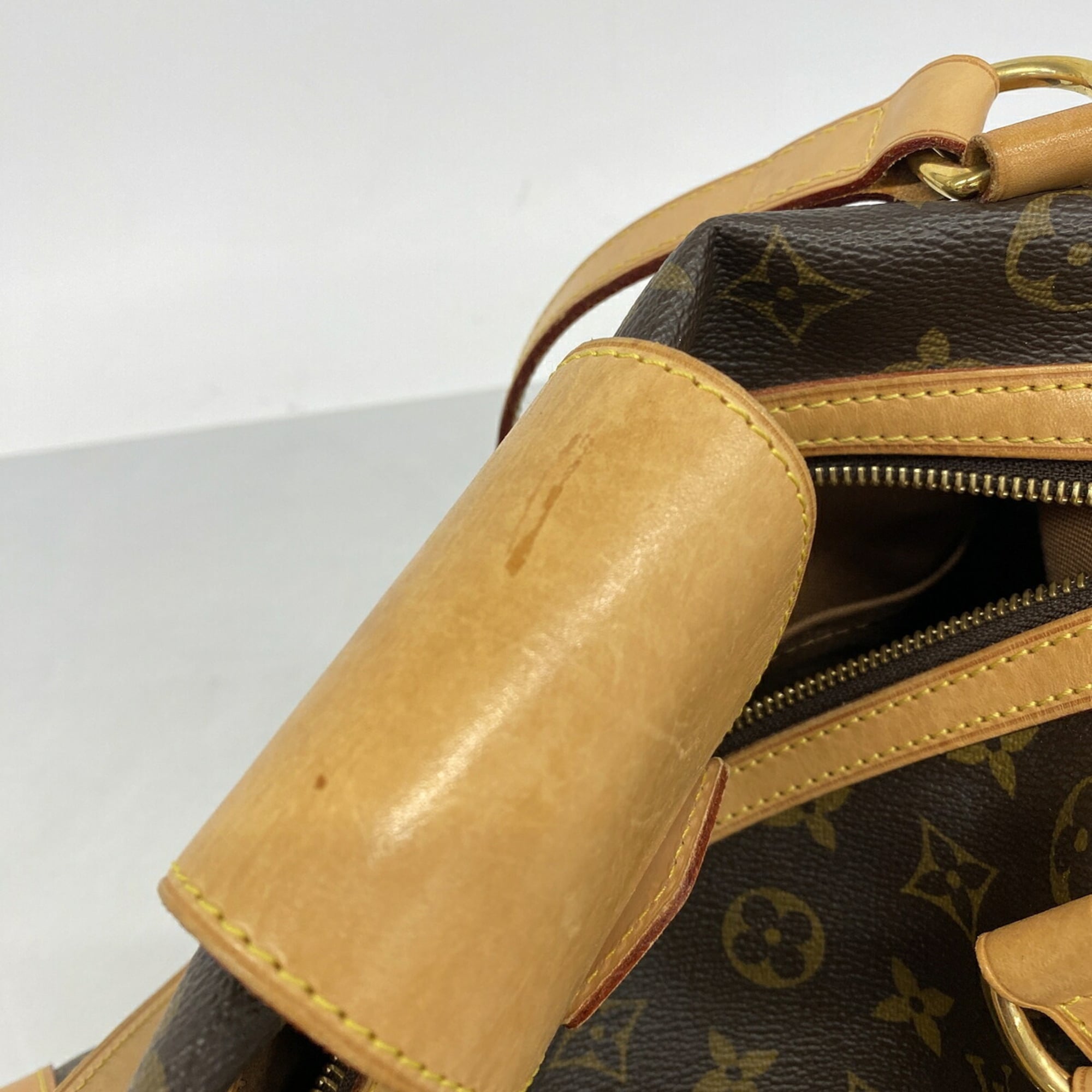 Louis Vuitton Brown Shoulder Bag (Pre-Owned)