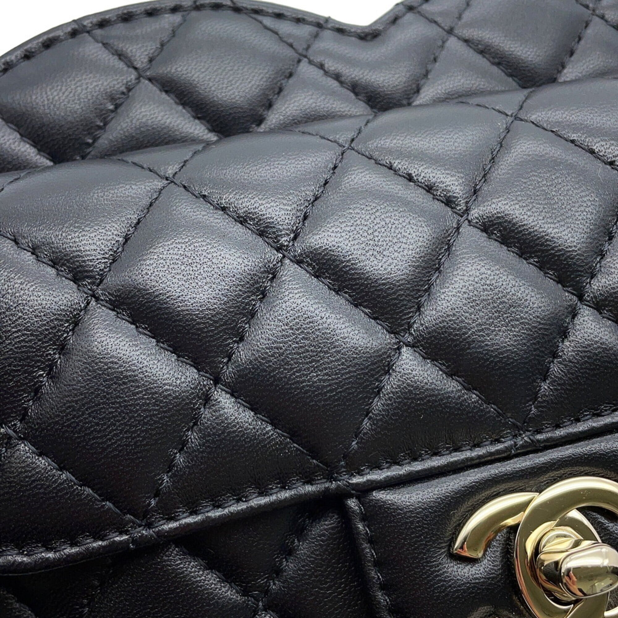 Chanel Matelasse Black Leather Handbag Shoulder Bag (Pre-Owned)