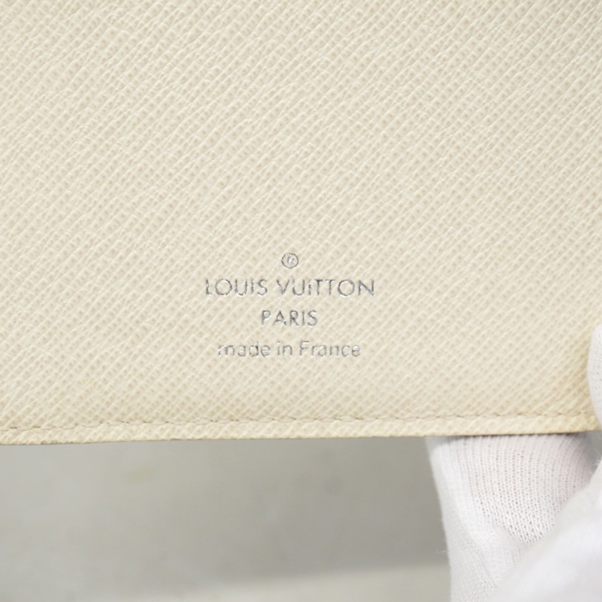 Louis Vuitton Lv Off White Long Wallet (Tri-Fold) (Pre-Owned)