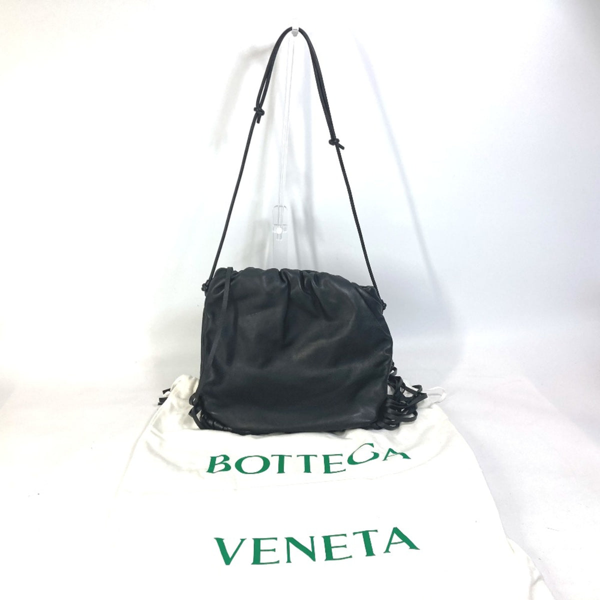 Bottega Veneta Black Leather Shoulder Bag (Pre-Owned)