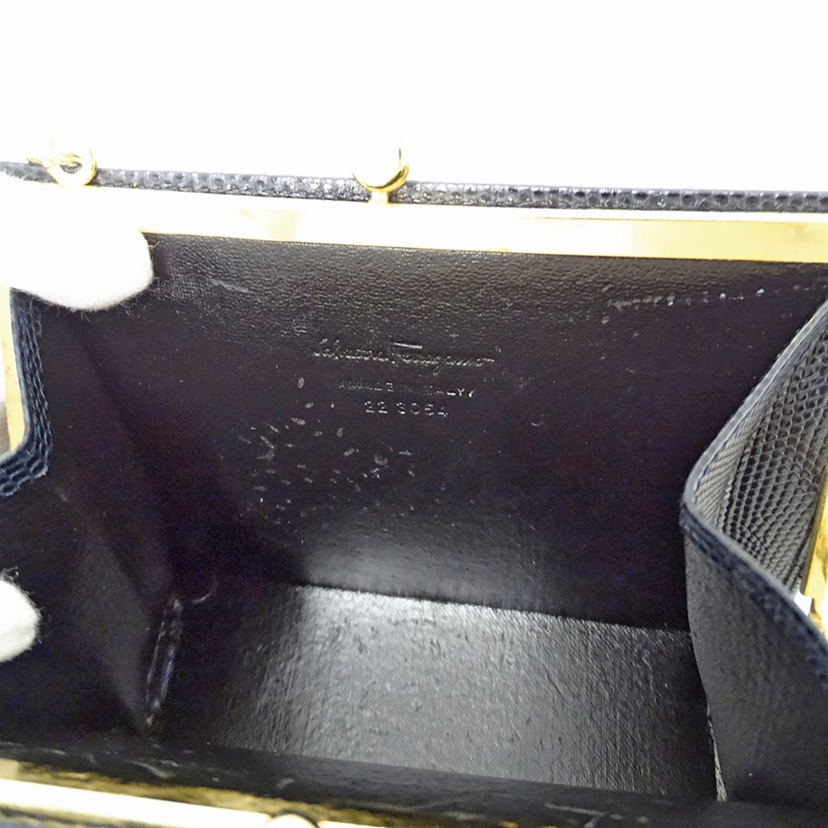 Salvatore Ferragamo Navy Leather Handbag Shoulder Bag (Pre-Owned)