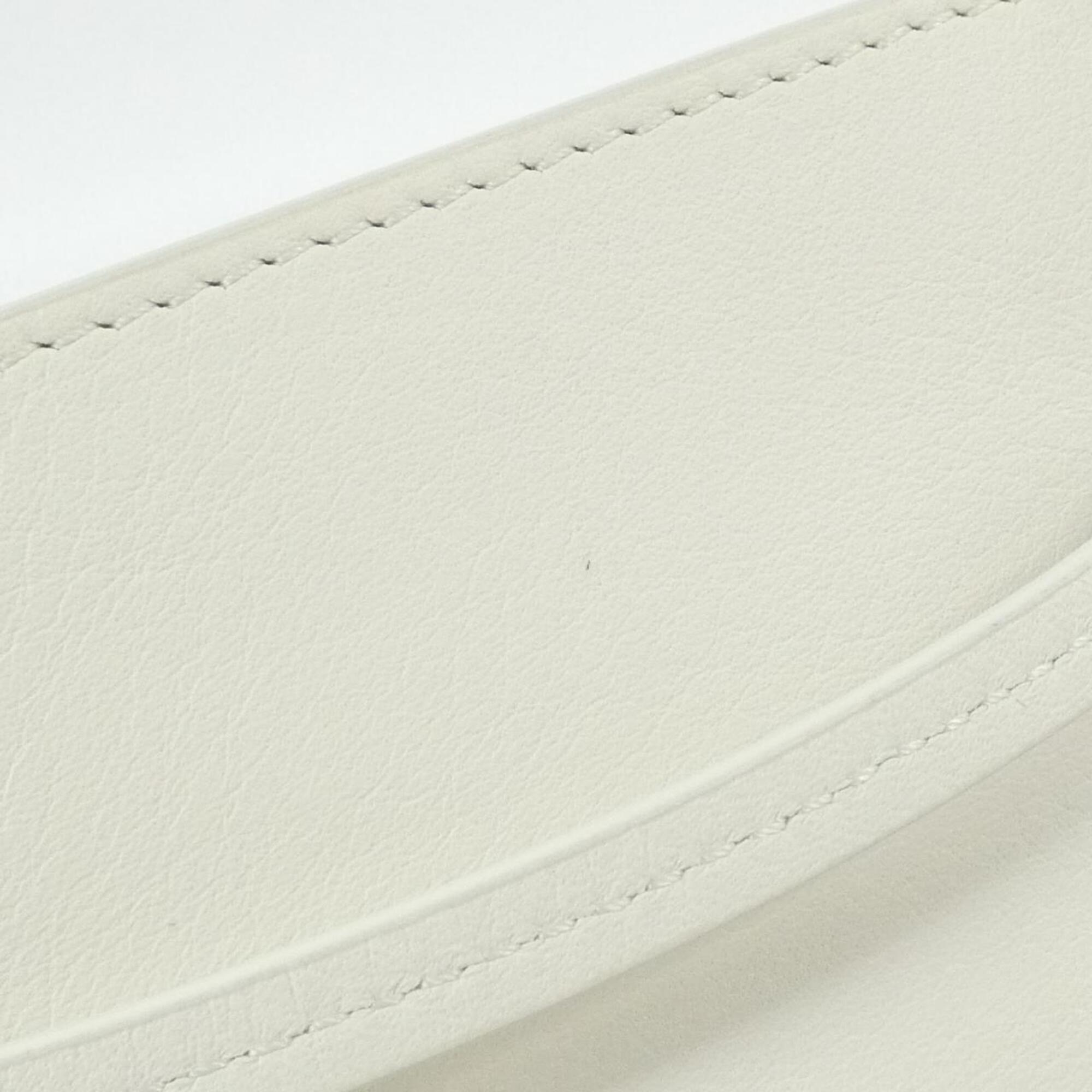 Loewe White Leather Shoulder Bag (Pre-Owned)