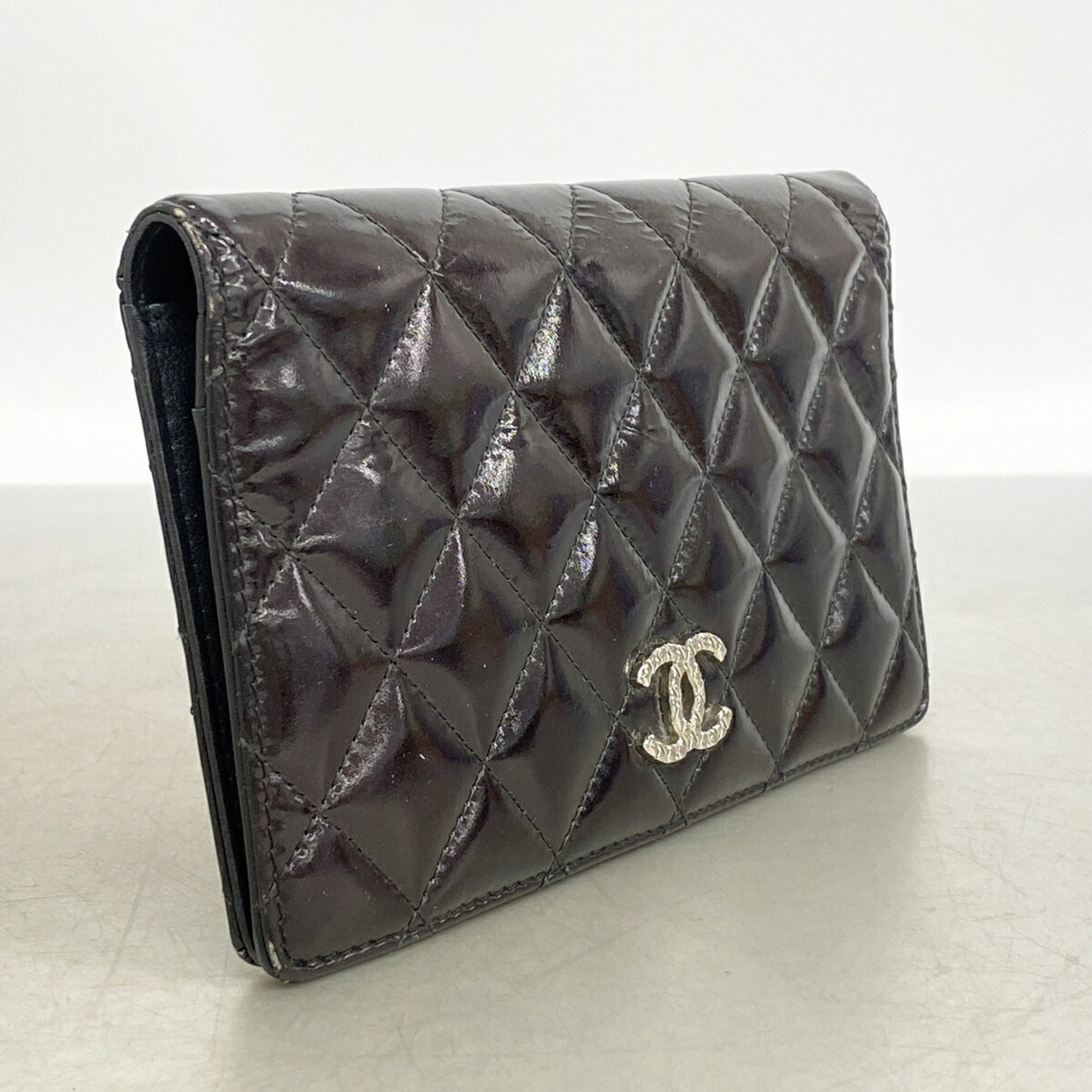Chanel Black Patent Leather Long Wallet (Bi-Fold) (Pre-Owned)