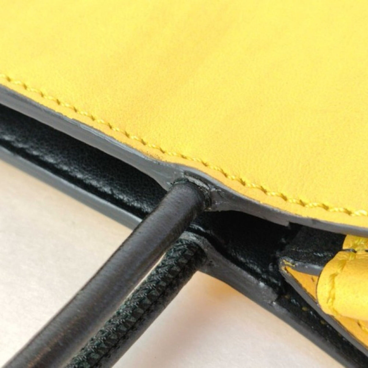 Fendi Yellow Leather Handbag (Pre-Owned)