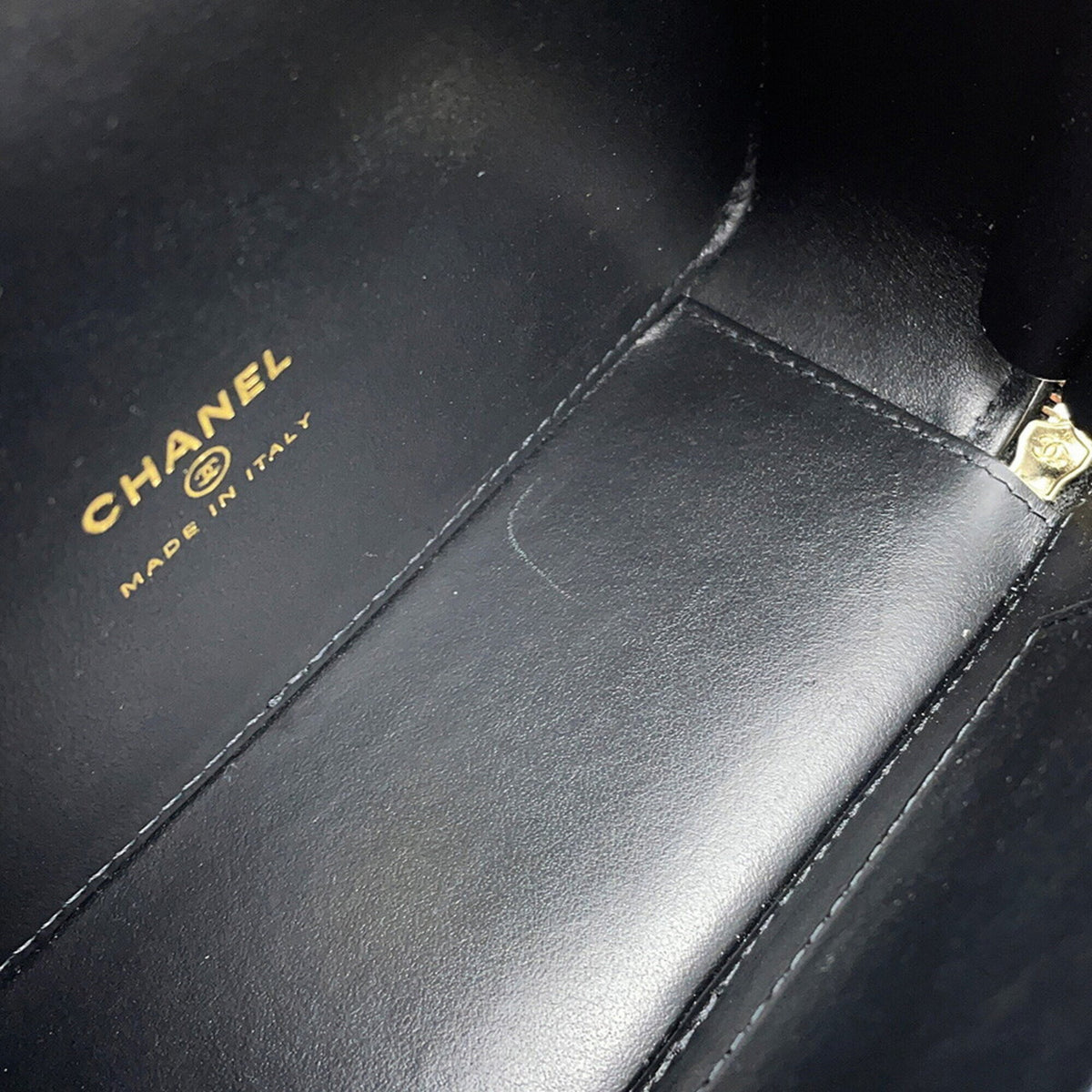 Chanel Matelasse Black Grained Calfskin Handbag Shoulder Bag (Pre-Owned)
