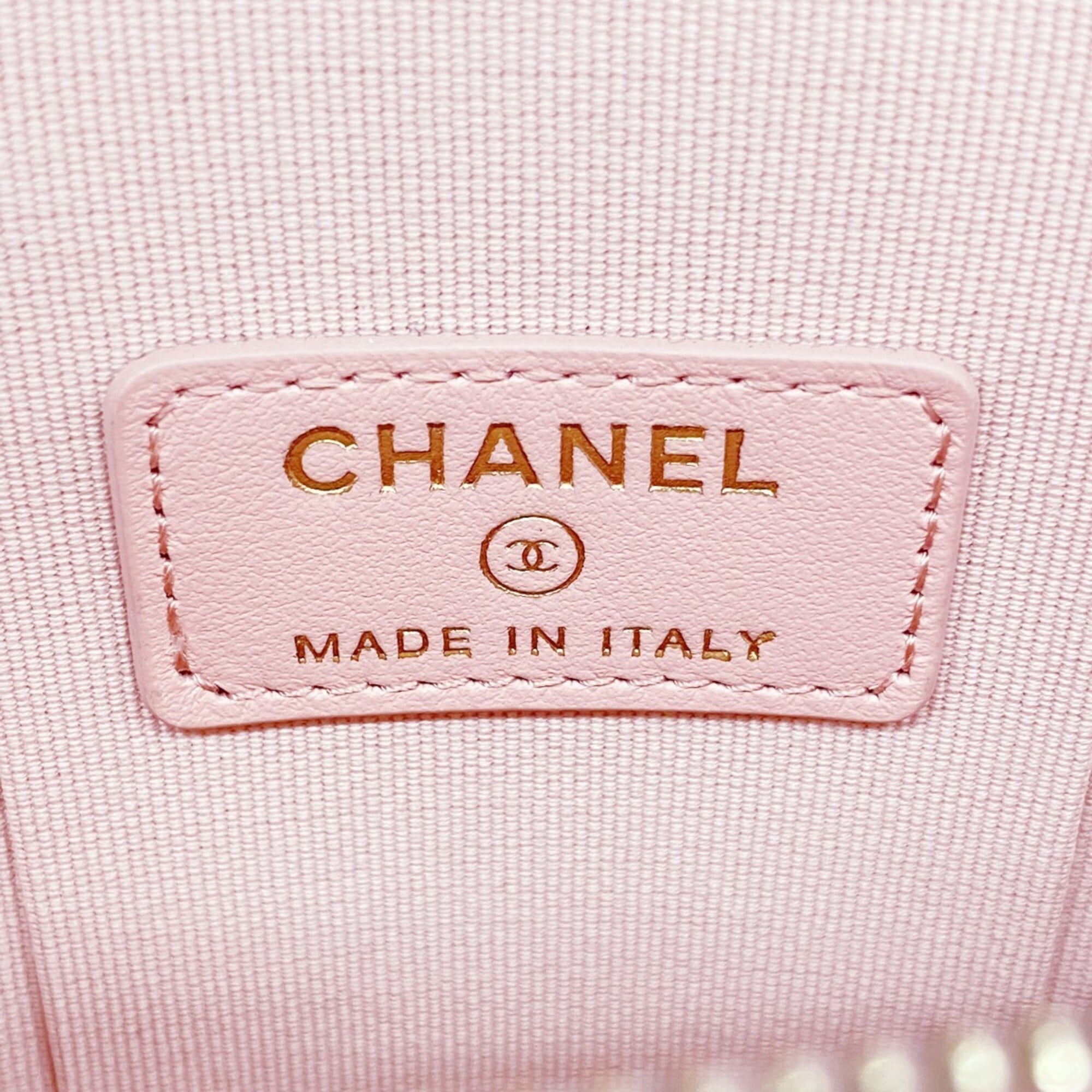 Chanel Pink Grained Calfskin Shoulder Bag (Pre-Owned)