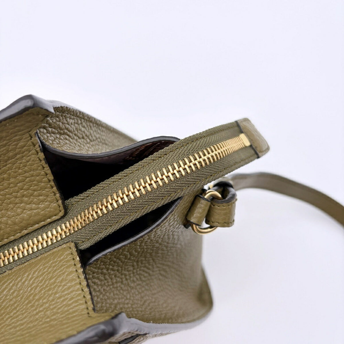 Salvatore Ferragamo Khaki Leather Shoulder Bag Tote Bag (Pre-Owned)