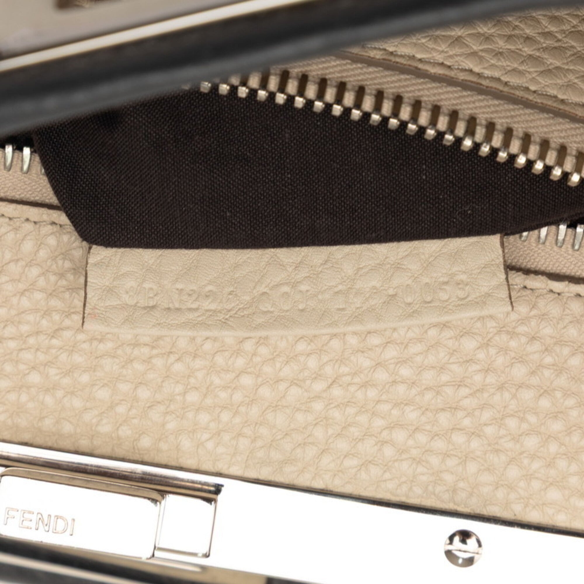 Fendi Selleria Gray Leather Handbag (Pre-Owned)
