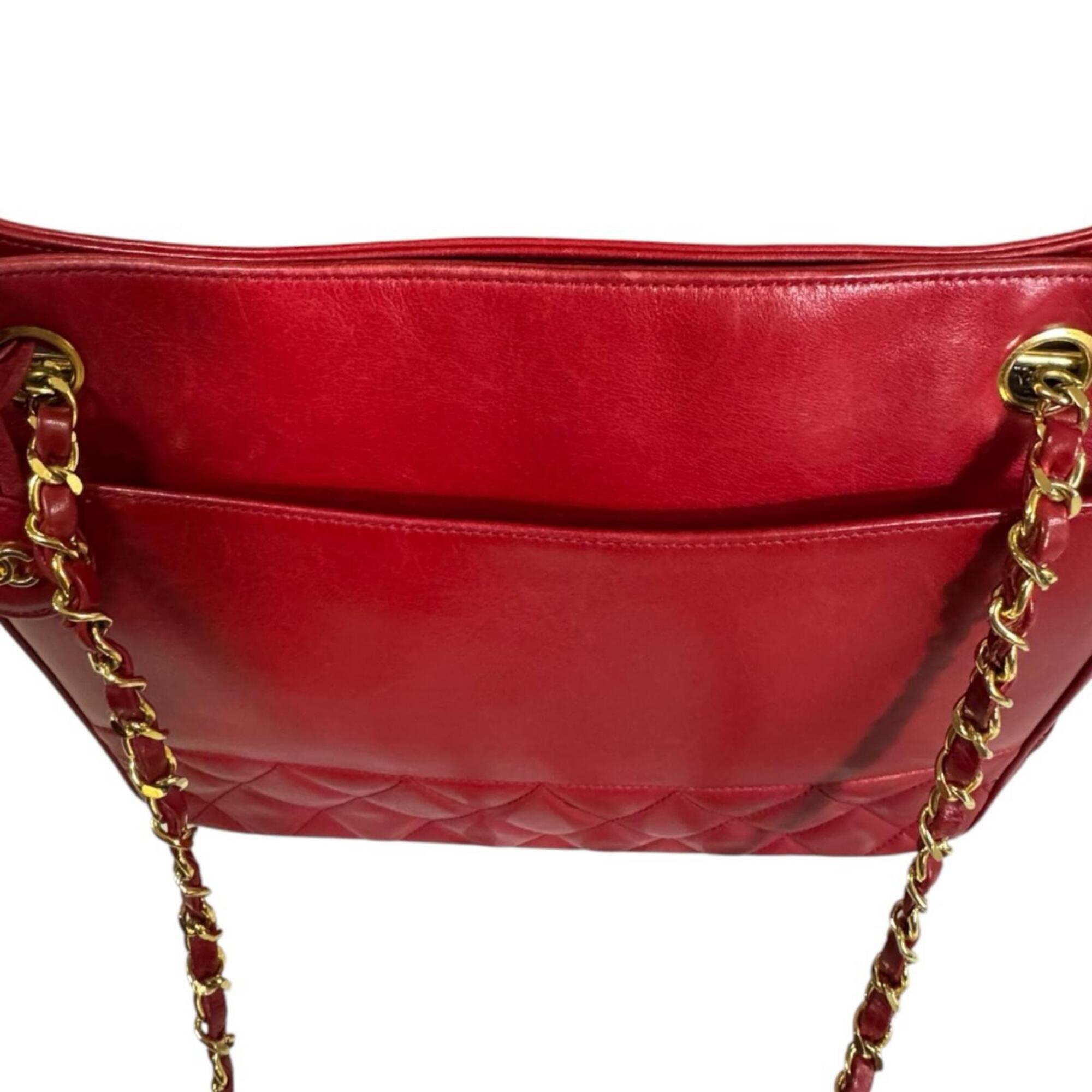 Chanel Red Color Leather Shoulder Bag (Pre-Owned)