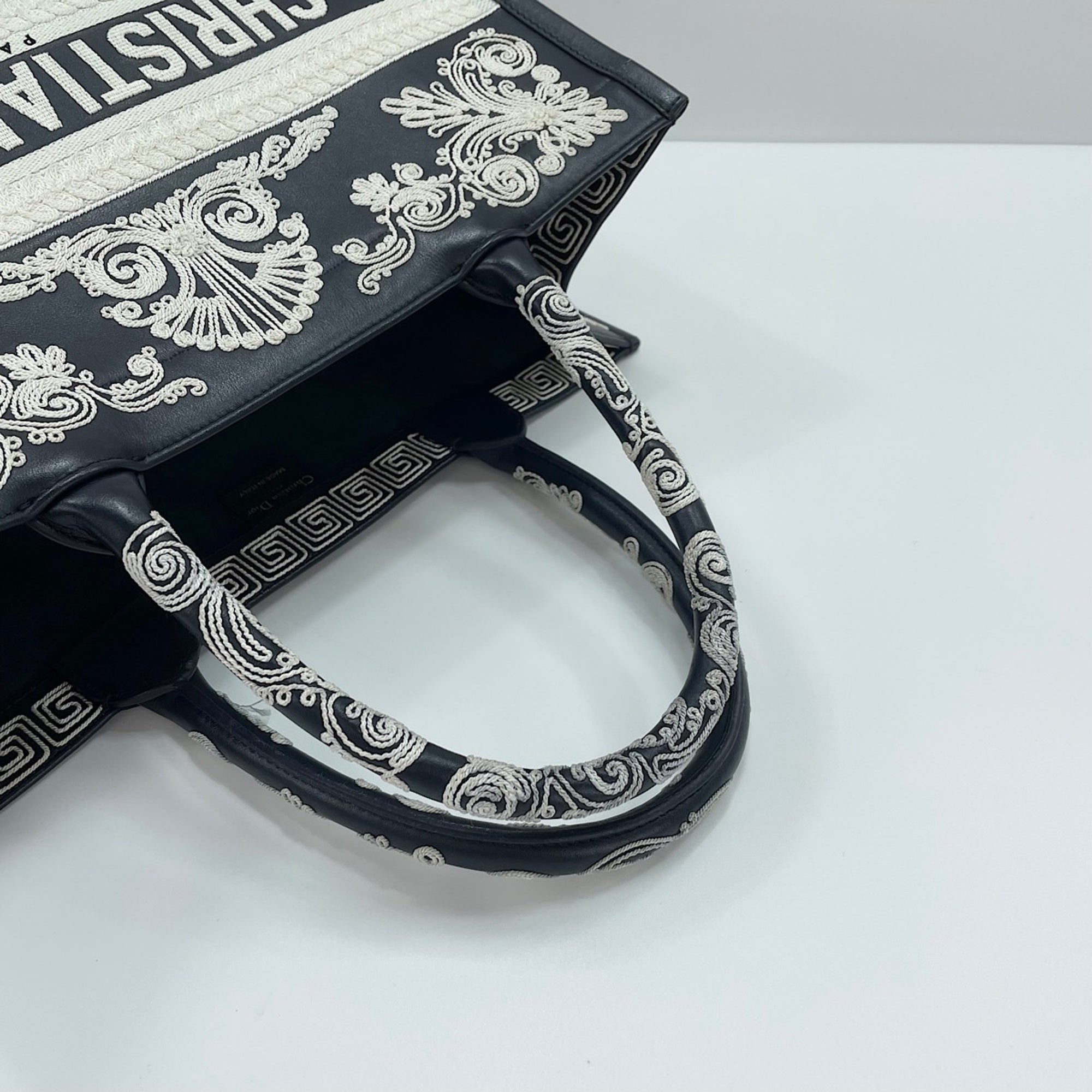 Christian Dior Black Embroidery Leather Tote Bag (Pre-Owned)