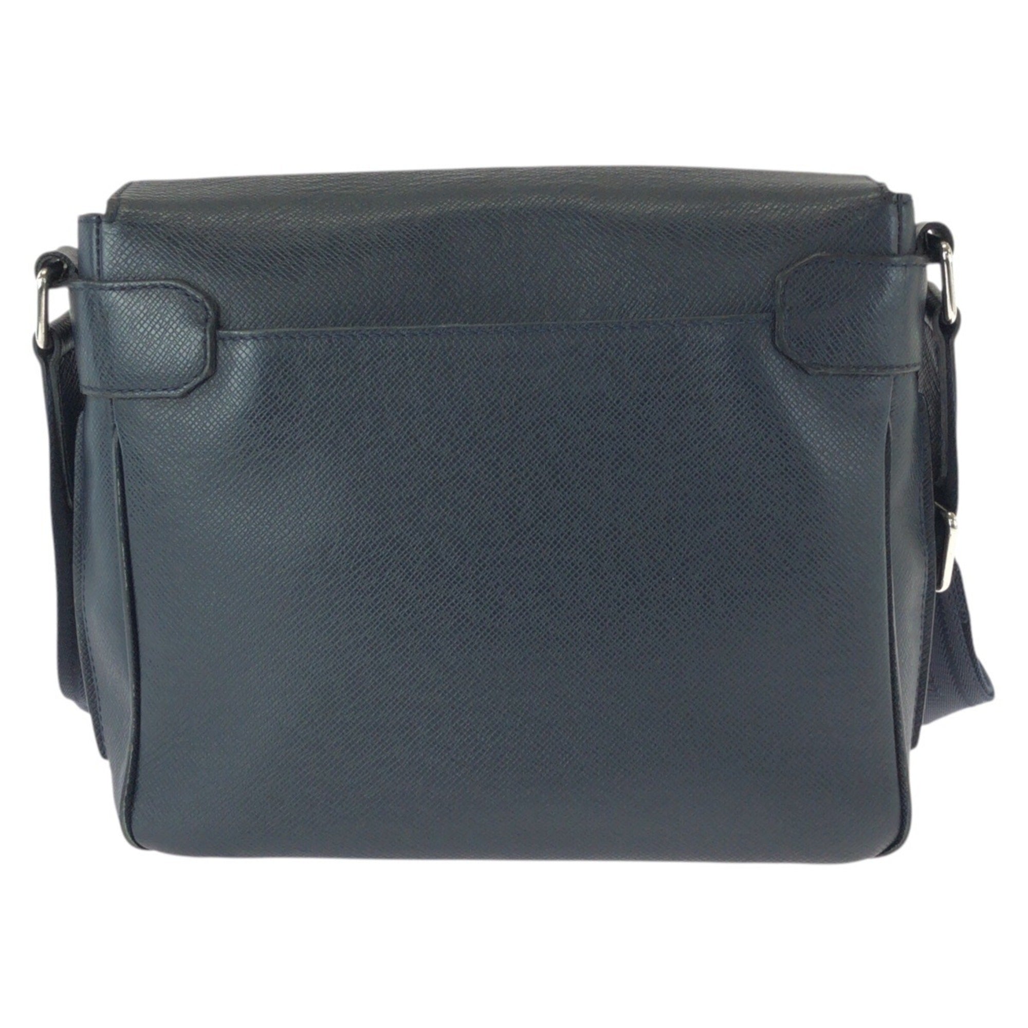Louis Vuitton Navy Taiga Leather Messenger Bag Shoulder Bag (Pre-Owned)