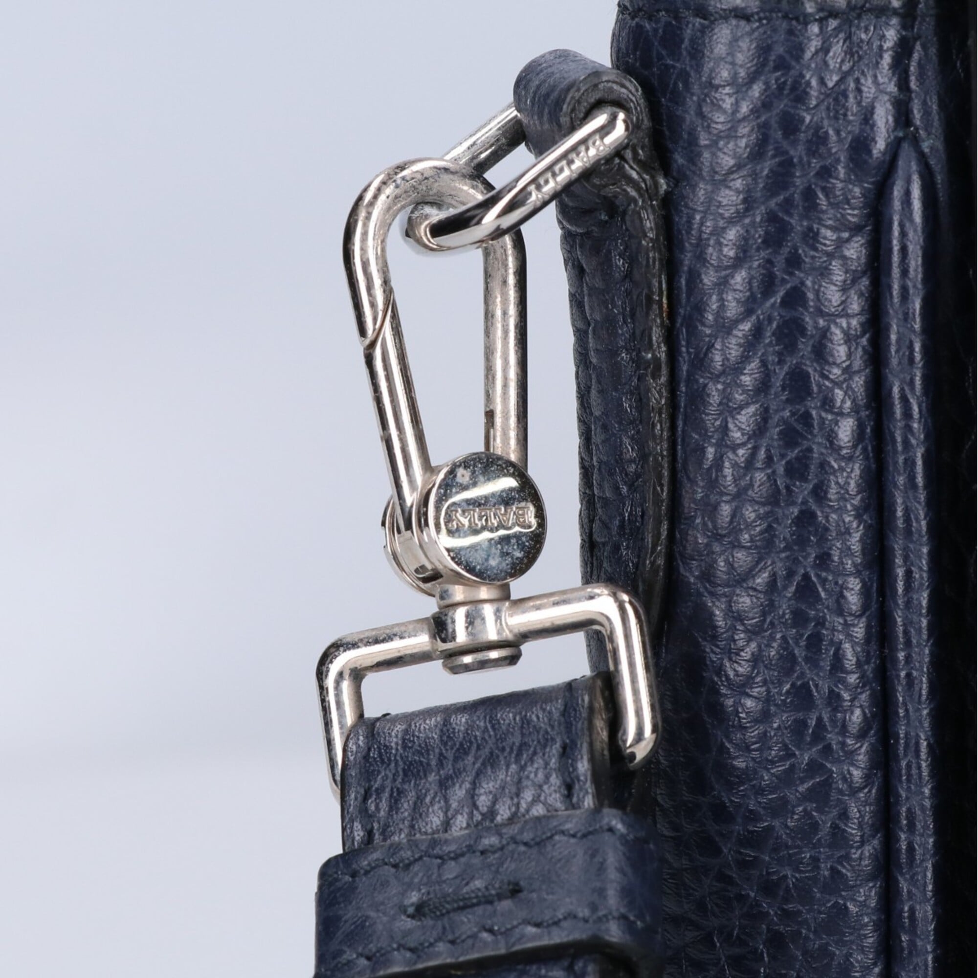 Bally Navy Leather Clutch Bag (Pre-Owned)