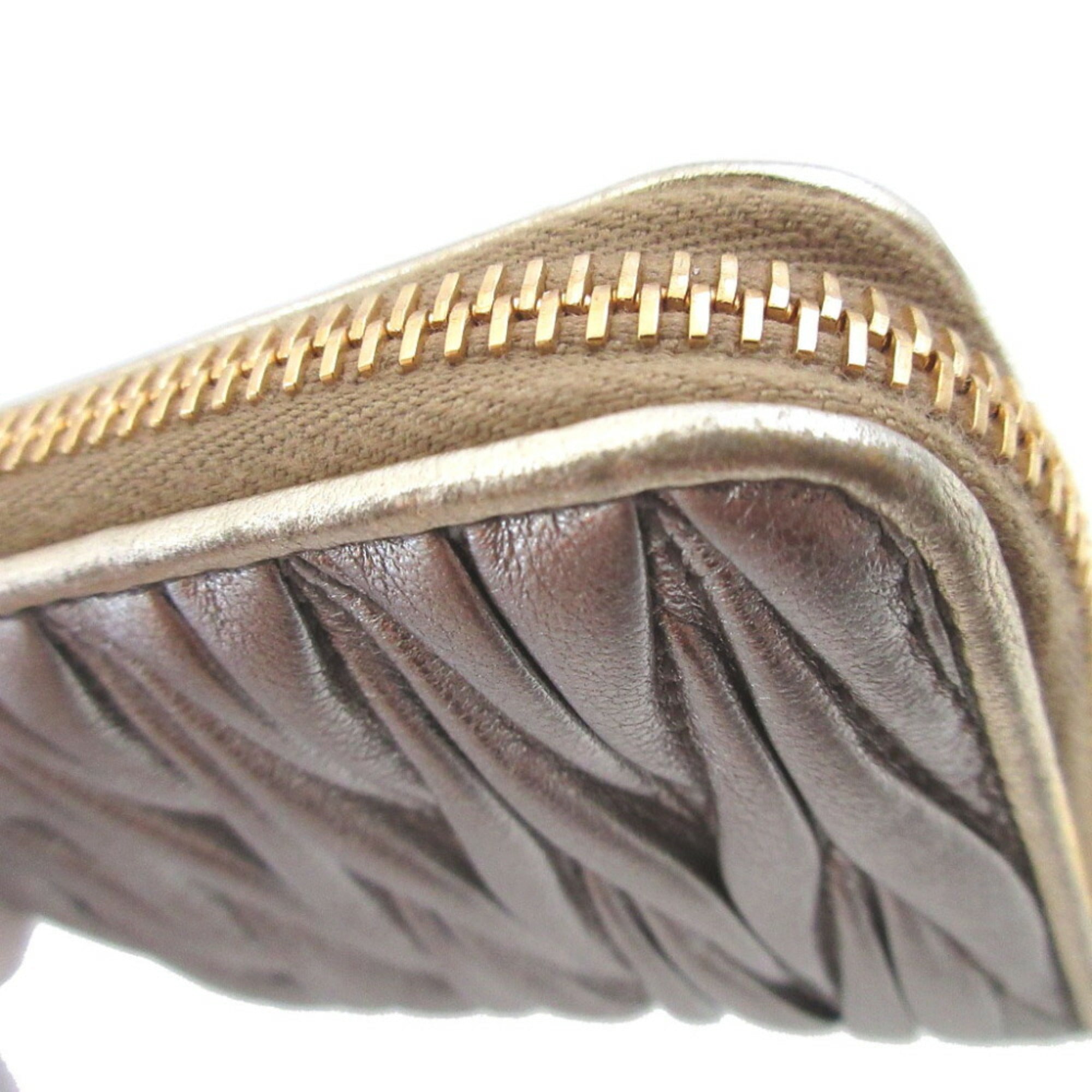 Miu Miu Matelasse Silver Leather Coin Purse/Coin Case (Pre-Owned)