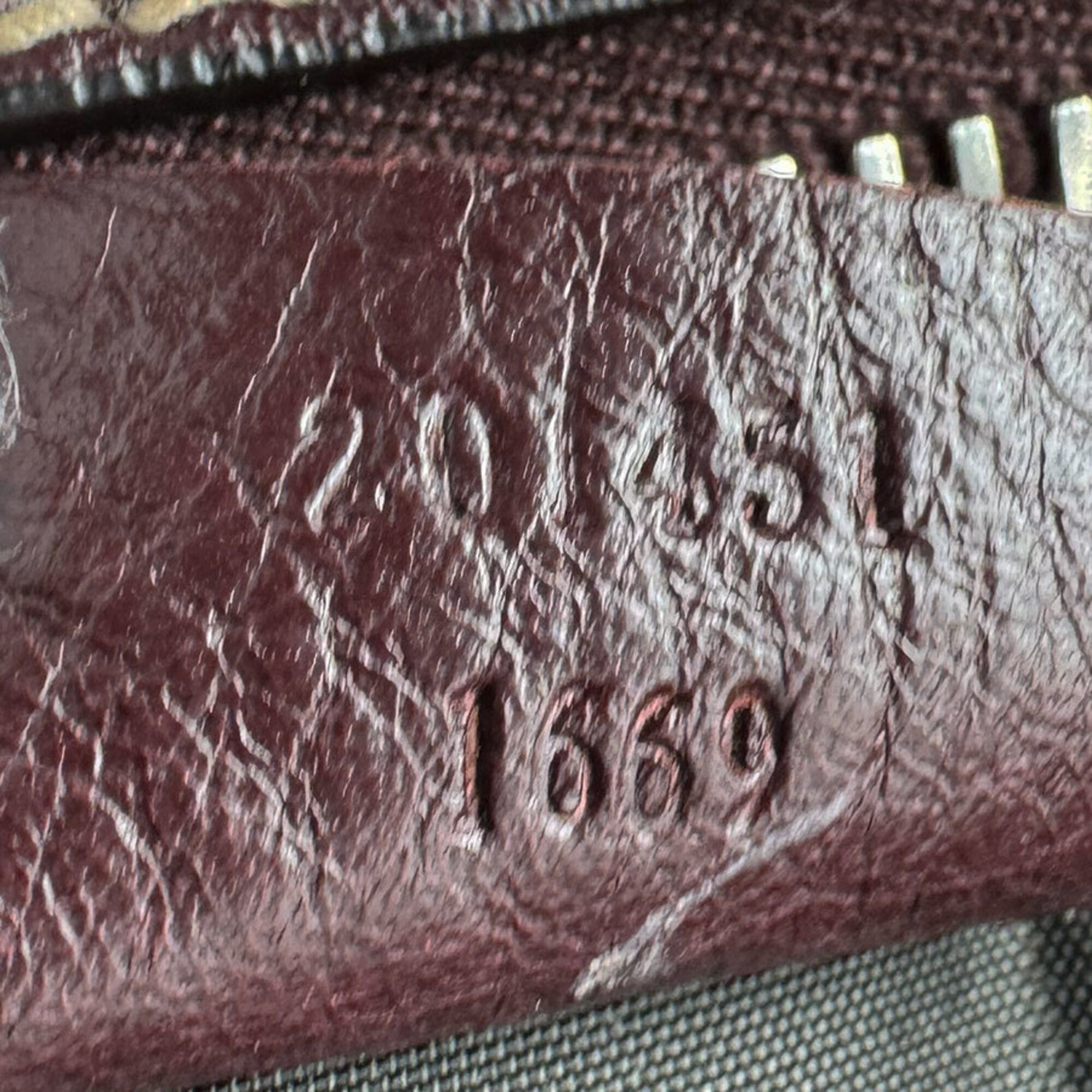 Gucci Brown Leather Shoulder Bag (Pre-Owned)