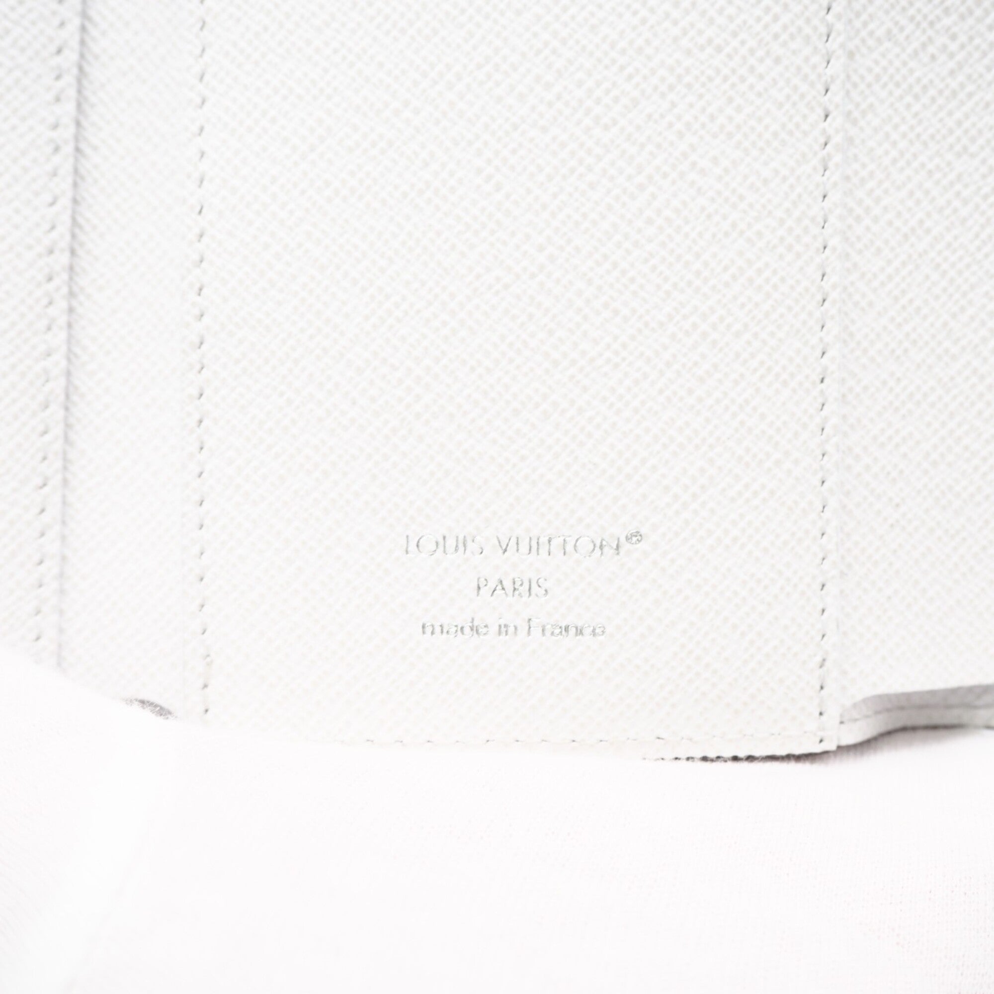 Louis Vuitton Taigarama Gray White Coated Canvas Leather Wallet (Tri-Fold) (Pre-Owned)