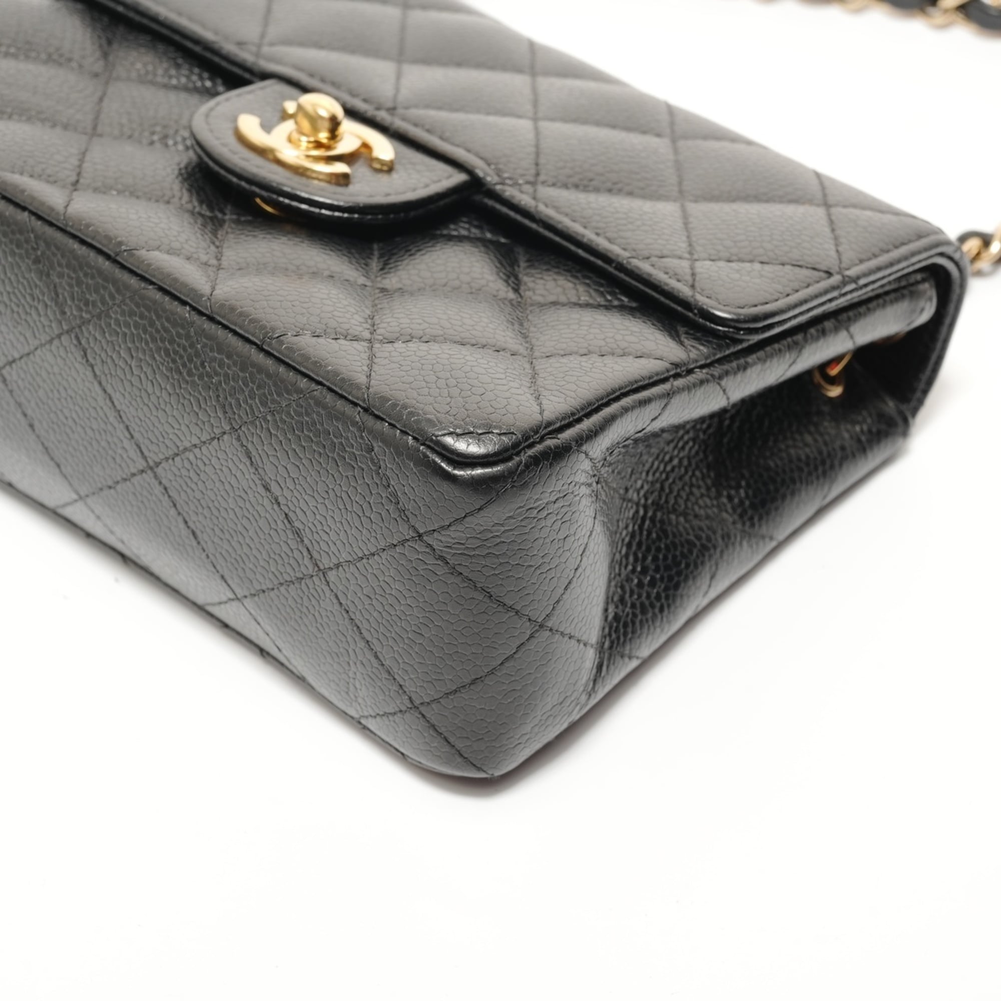 Chanel Black Grained Calfskin Shoulder Bag (Pre-Owned)