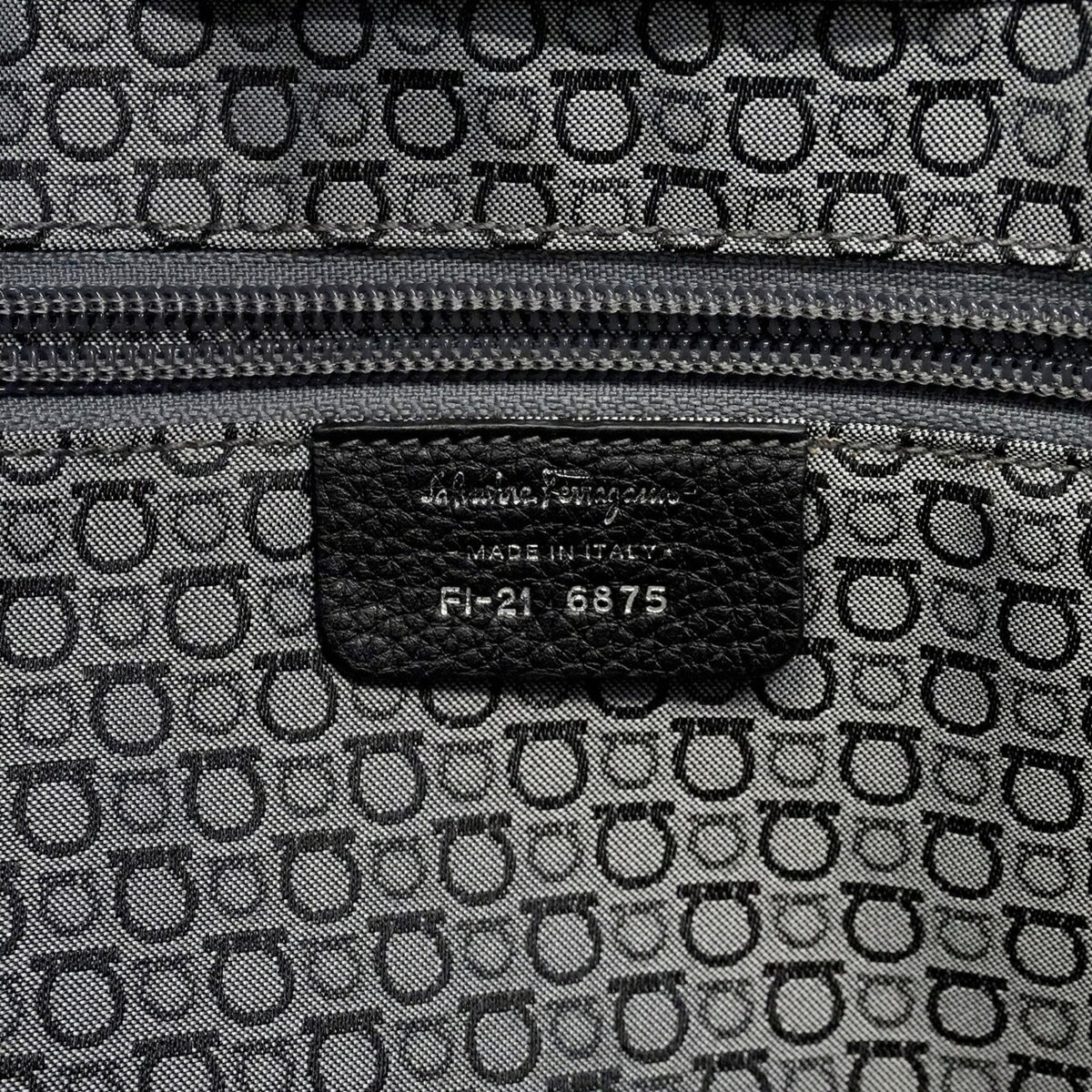 Salvatore Ferragamo Black Leather Handbag (Pre-Owned)