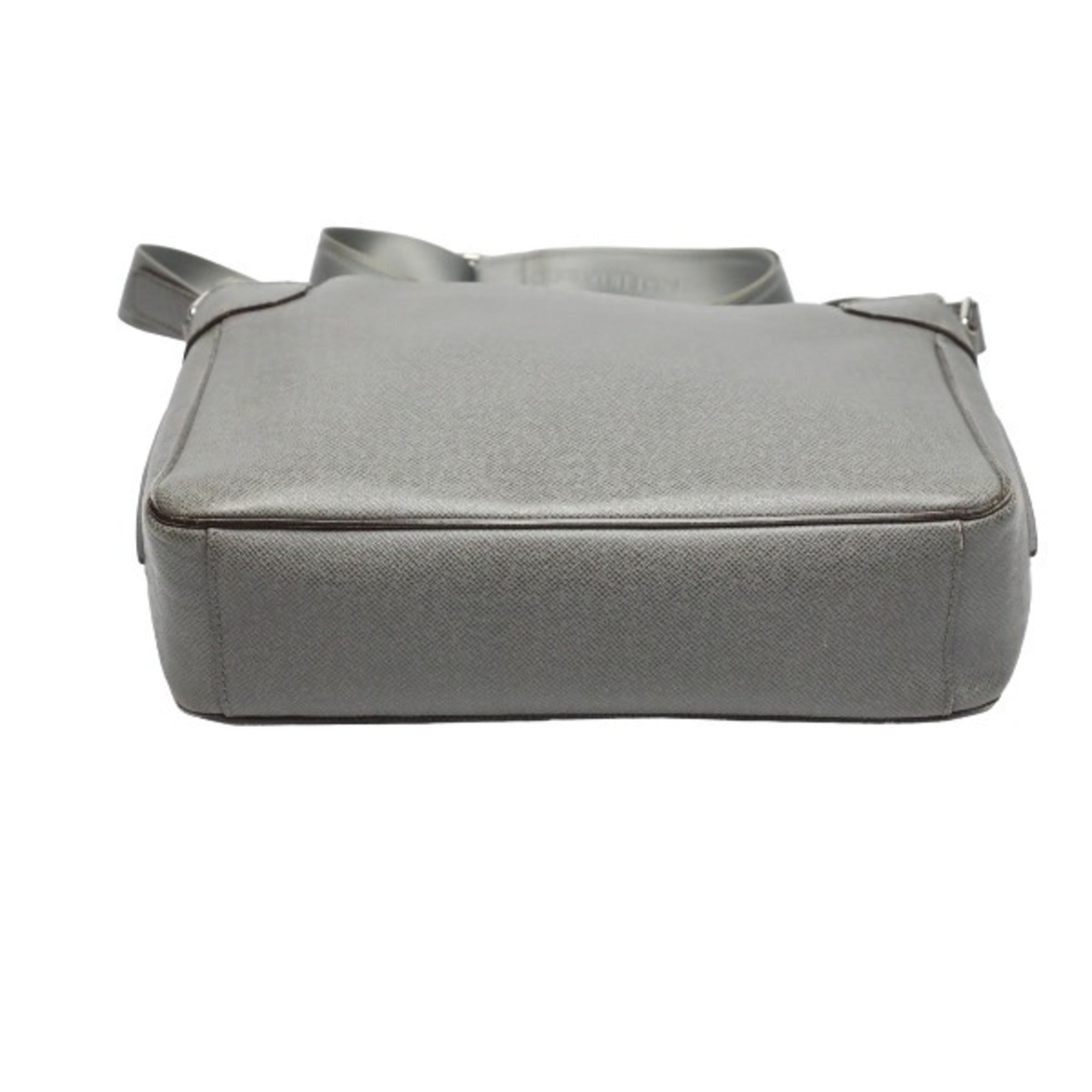 Louis Vuitton Gray Taiga Leather Shoulder Bag (Pre-Owned)