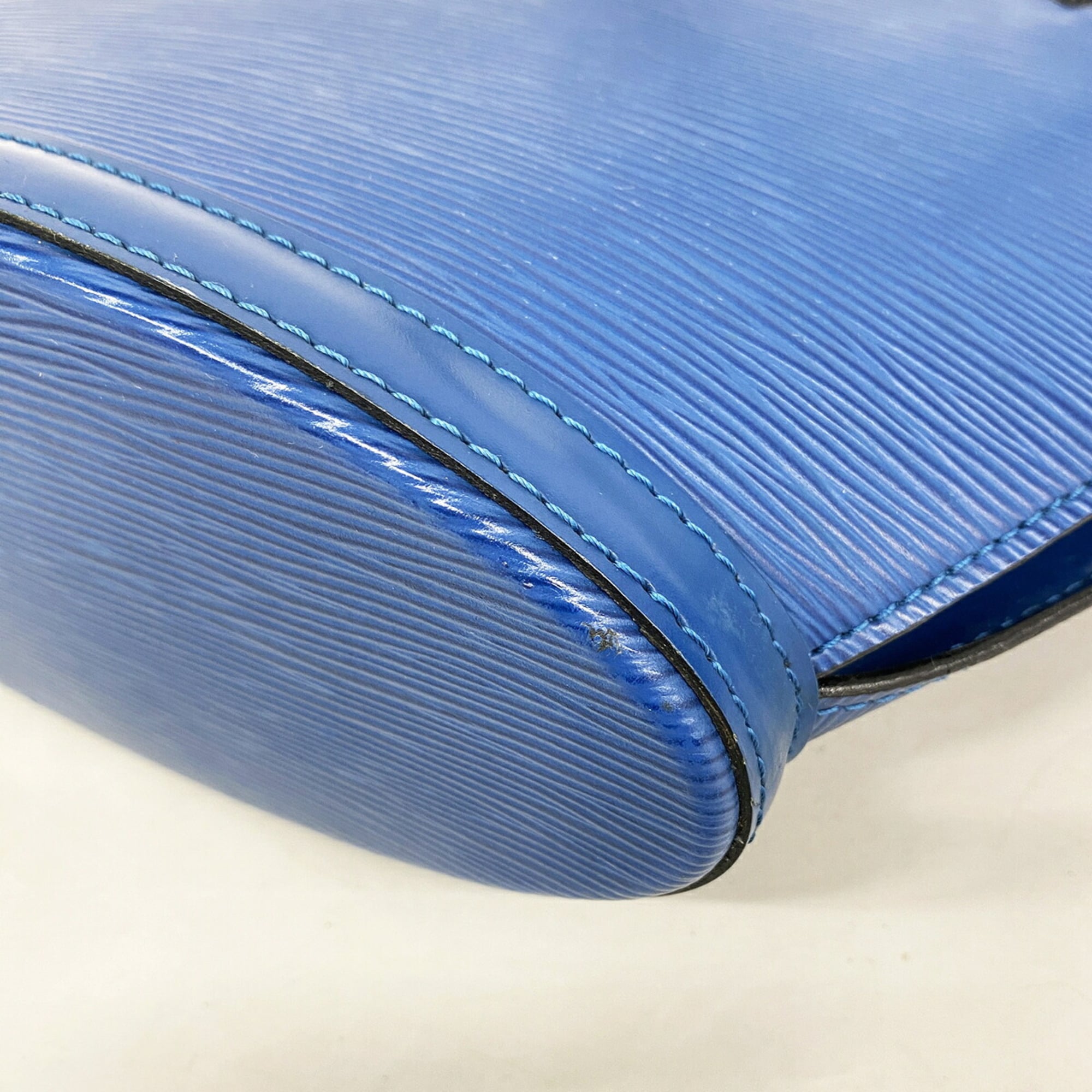 Louis Vuitton Toledo Blue Shoulder Bag (Pre-Owned)