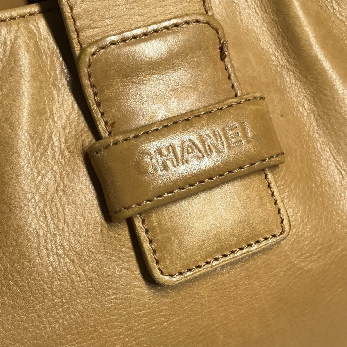 Chanel Beige Leather Handbag Shoulder Bag (Pre-Owned)