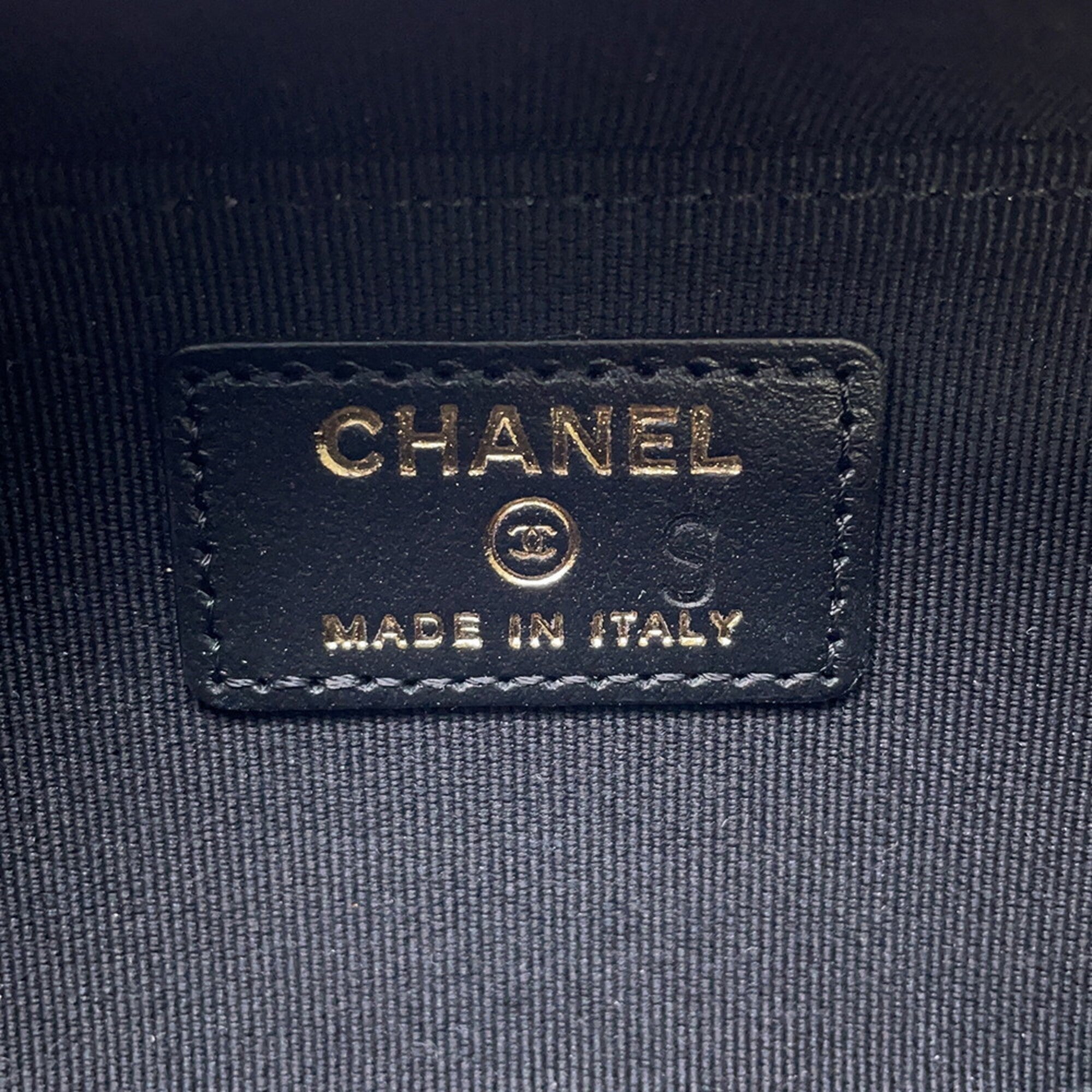 Chanel Black Grained Calfskin Shoulder Bag (Pre-Owned)